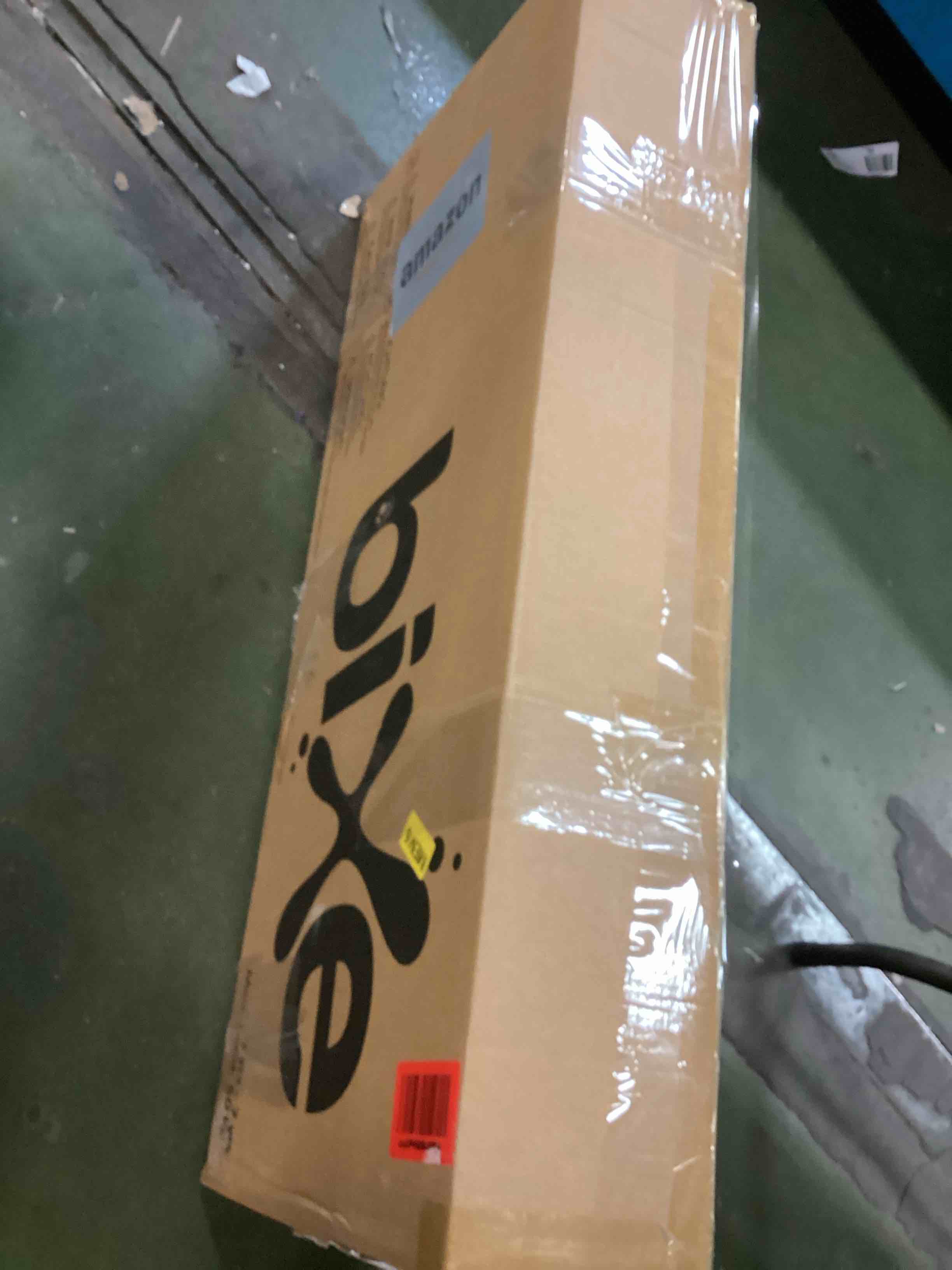 https://s3.amazonaws.com/lotting-images-prod/bidfta/BLU6310217_1712754388776.jpeg