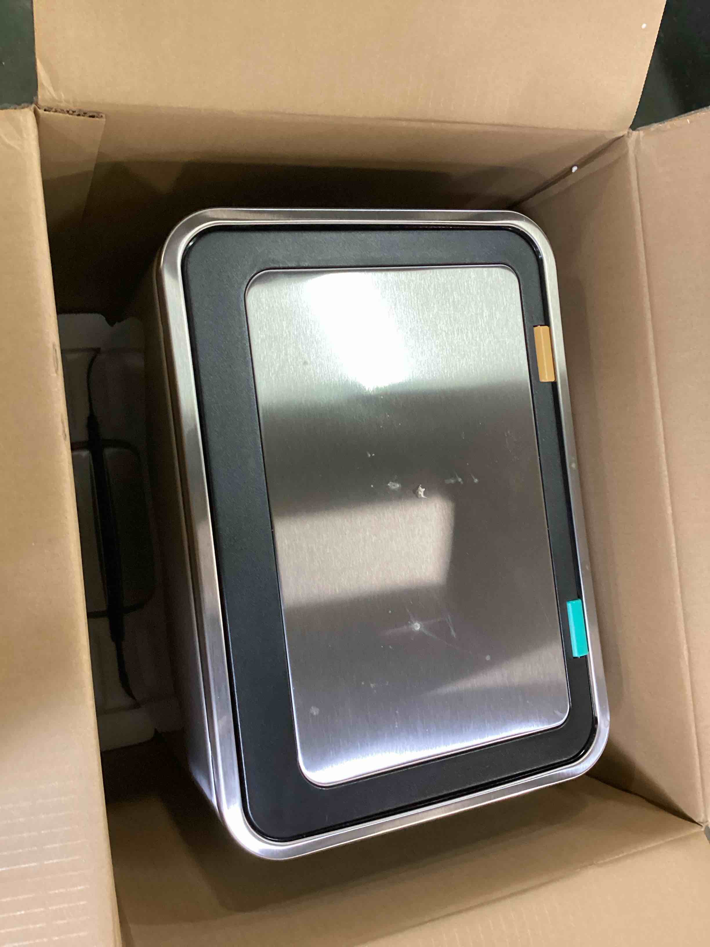 https://s3.amazonaws.com/lotting-images-prod/bidfta/BLU6310580_1712858638164.jpeg