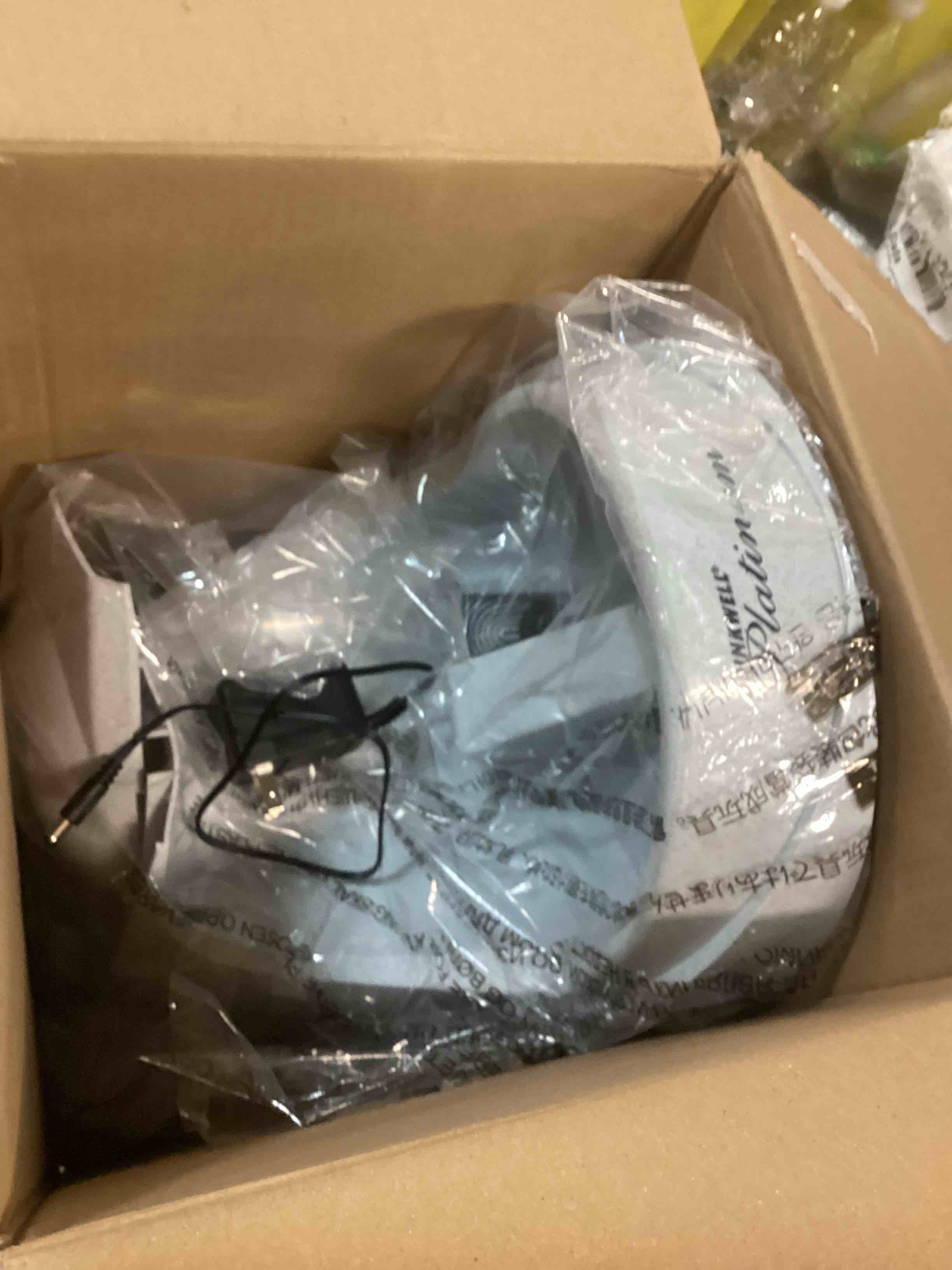 https://s3.amazonaws.com/lotting-images-prod/bidfta/BLU6310952_1712065175431.jpeg