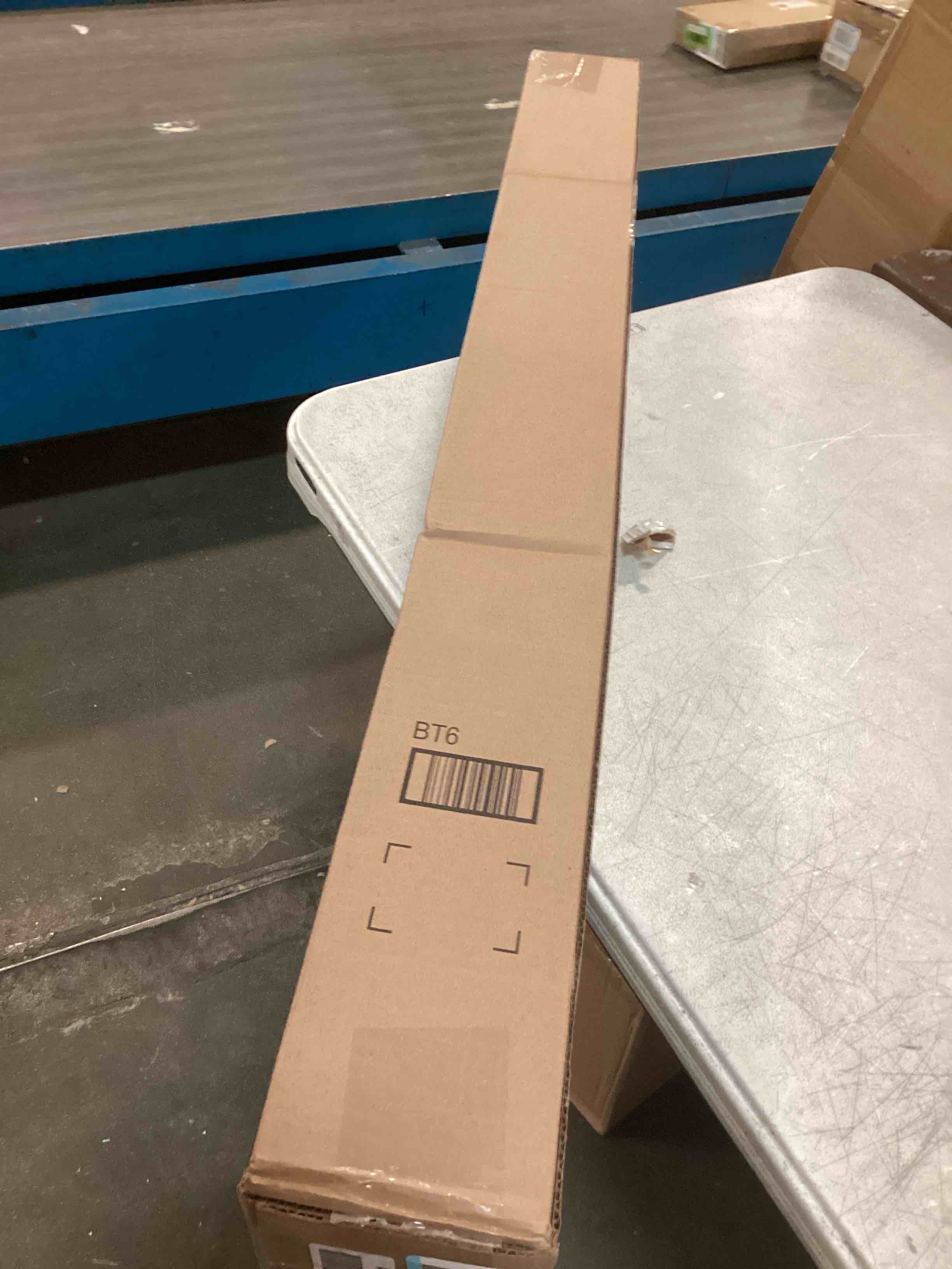 https://s3.amazonaws.com/lotting-images-prod/bidfta/BLU6311228_1712156025705.jpeg