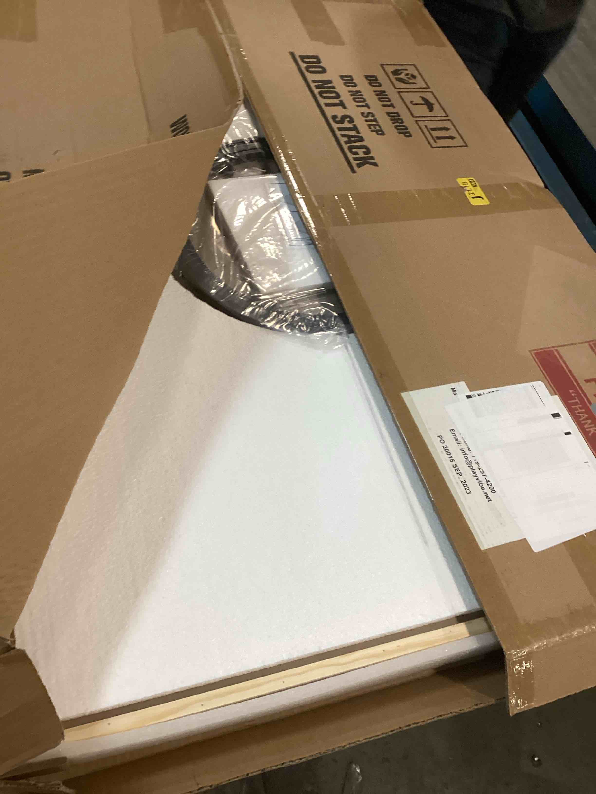 https://s3.amazonaws.com/lotting-images-prod/bidfta/BLU6311479_1712238372466.jpeg