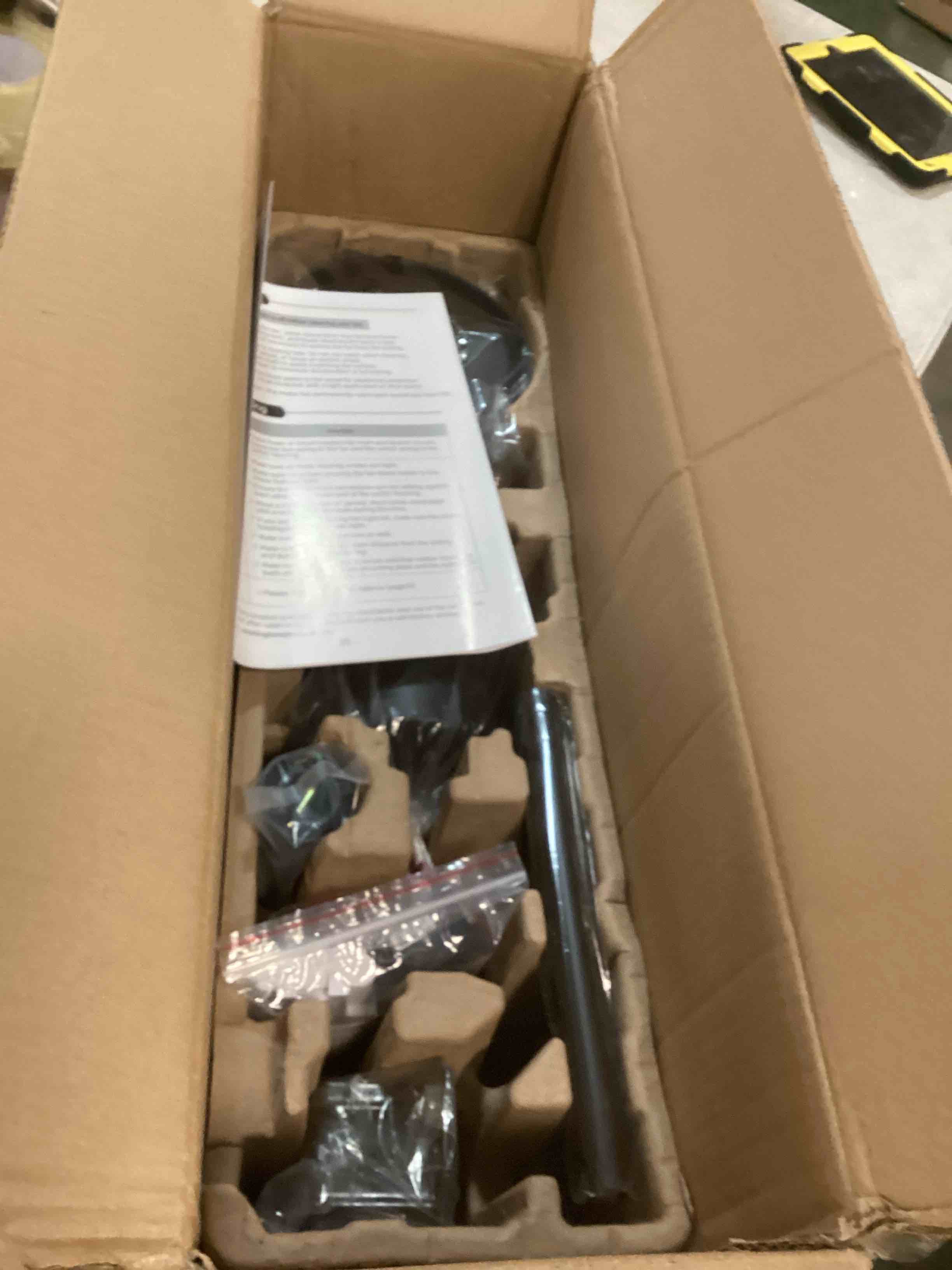 https://s3.amazonaws.com/lotting-images-prod/bidfta/BLU6311528_1712245530849.jpeg