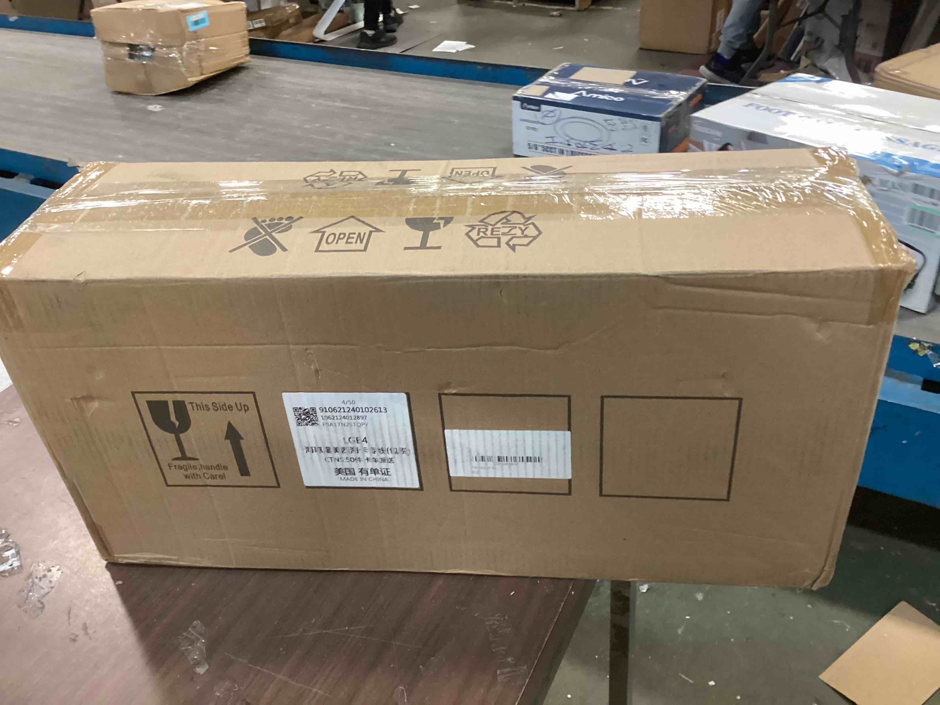 https://s3.amazonaws.com/lotting-images-prod/bidfta/BLU6311528_1712245553617.jpeg