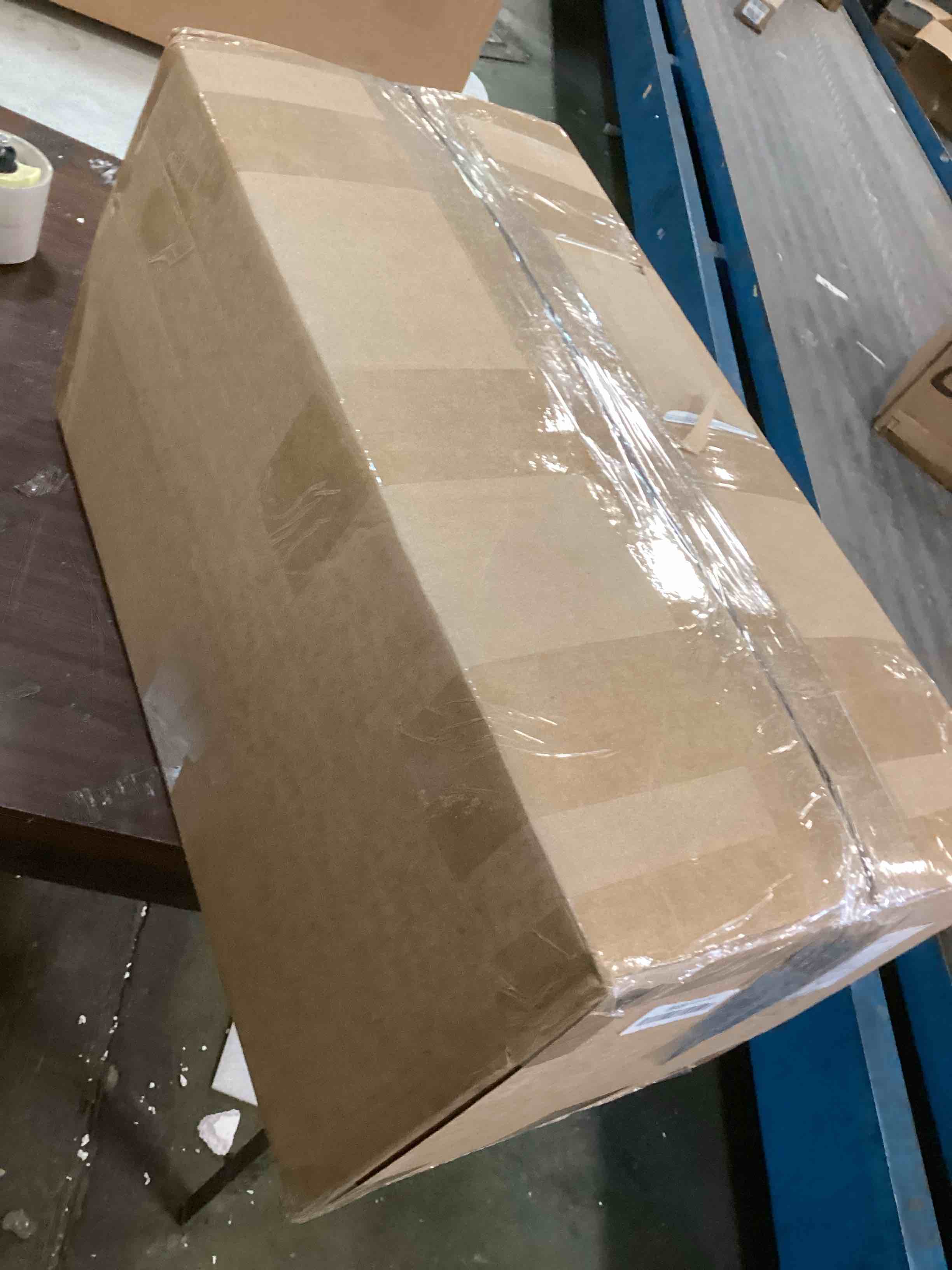https://s3.amazonaws.com/lotting-images-prod/bidfta/BLU6311567_1712251352172.jpeg