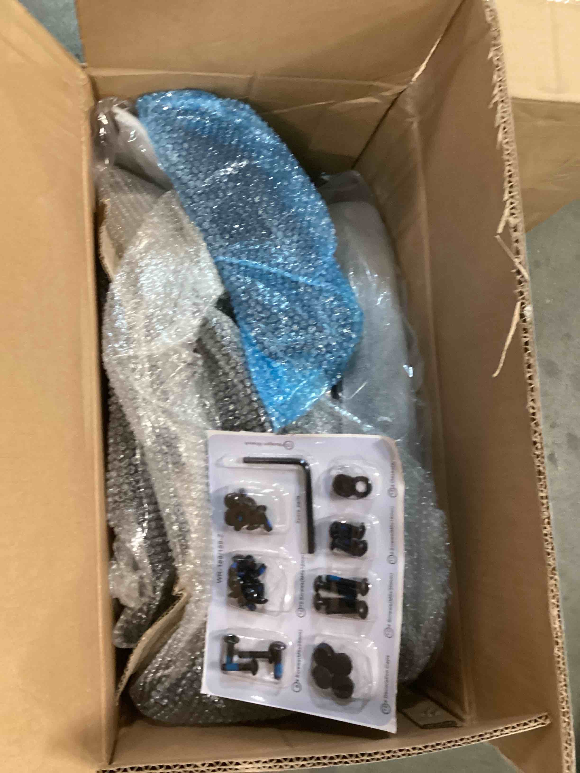 https://s3.amazonaws.com/lotting-images-prod/bidfta/BLU6311691_1712319056238.jpeg