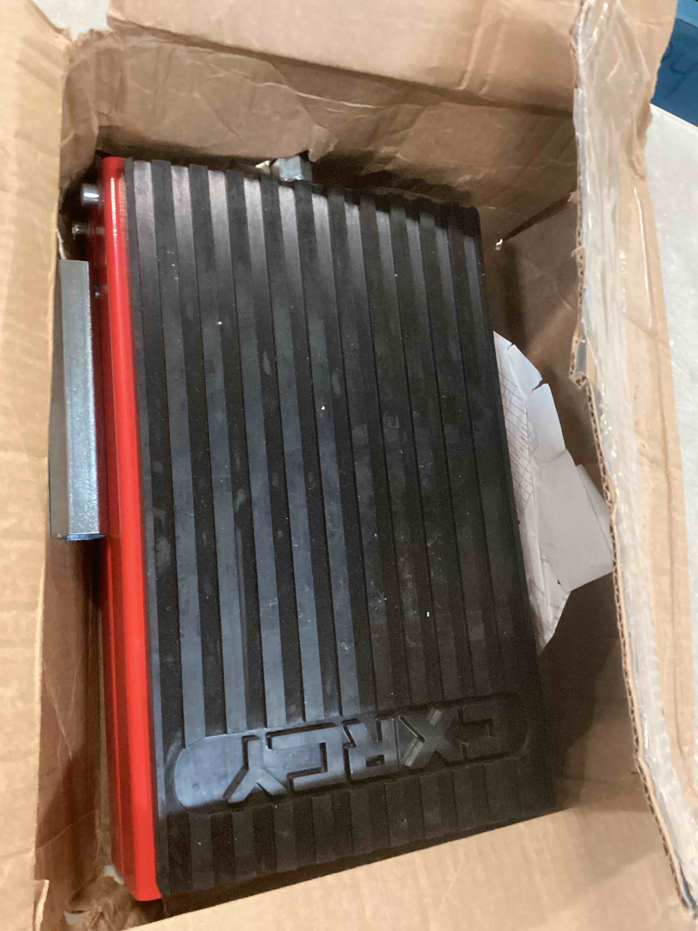 https://s3.amazonaws.com/lotting-images-prod/bidfta/BLU6311717_1712322054118.jpeg
