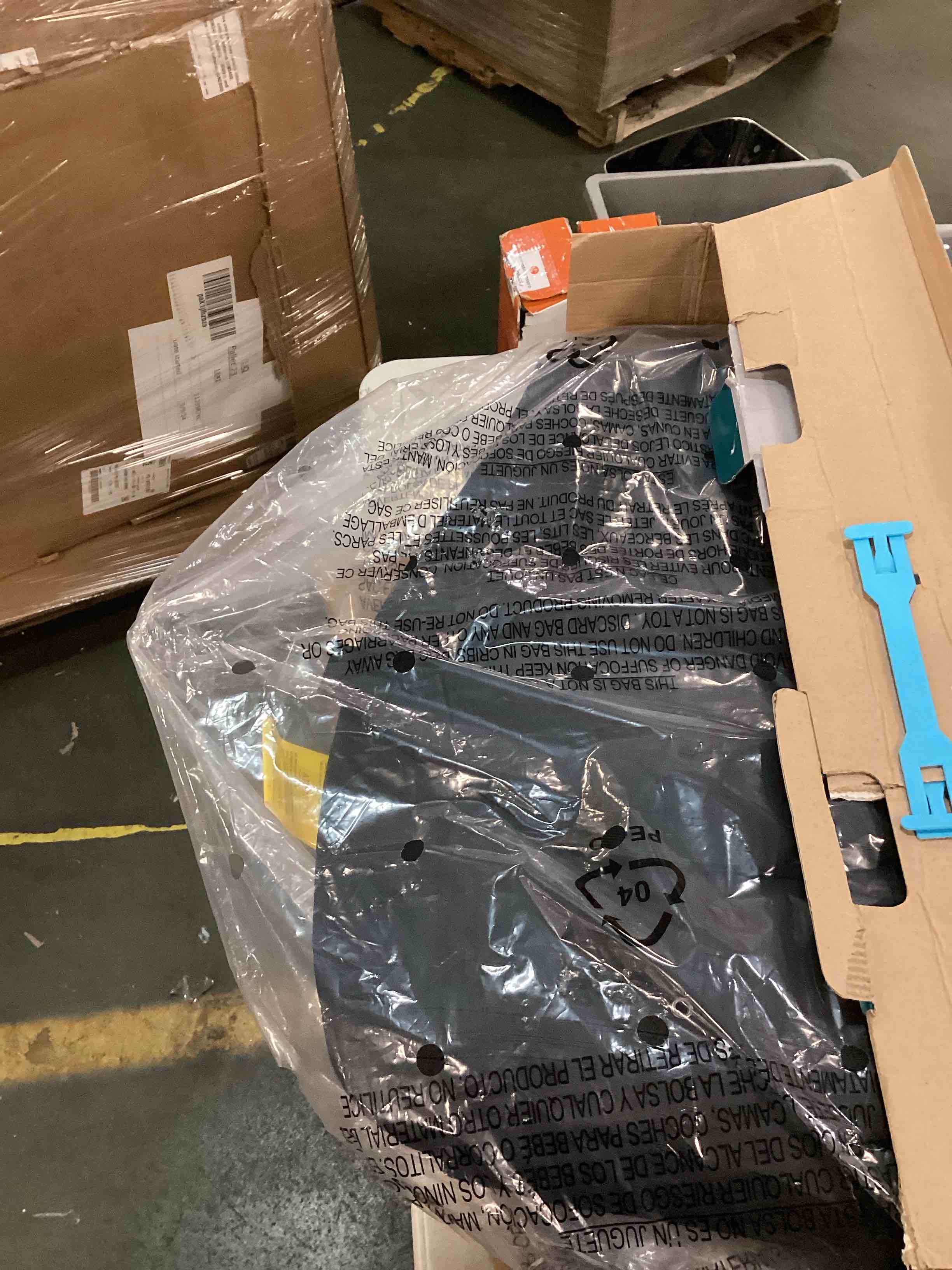 https://s3.amazonaws.com/lotting-images-prod/bidfta/BLU6312877_1712601720139.jpeg