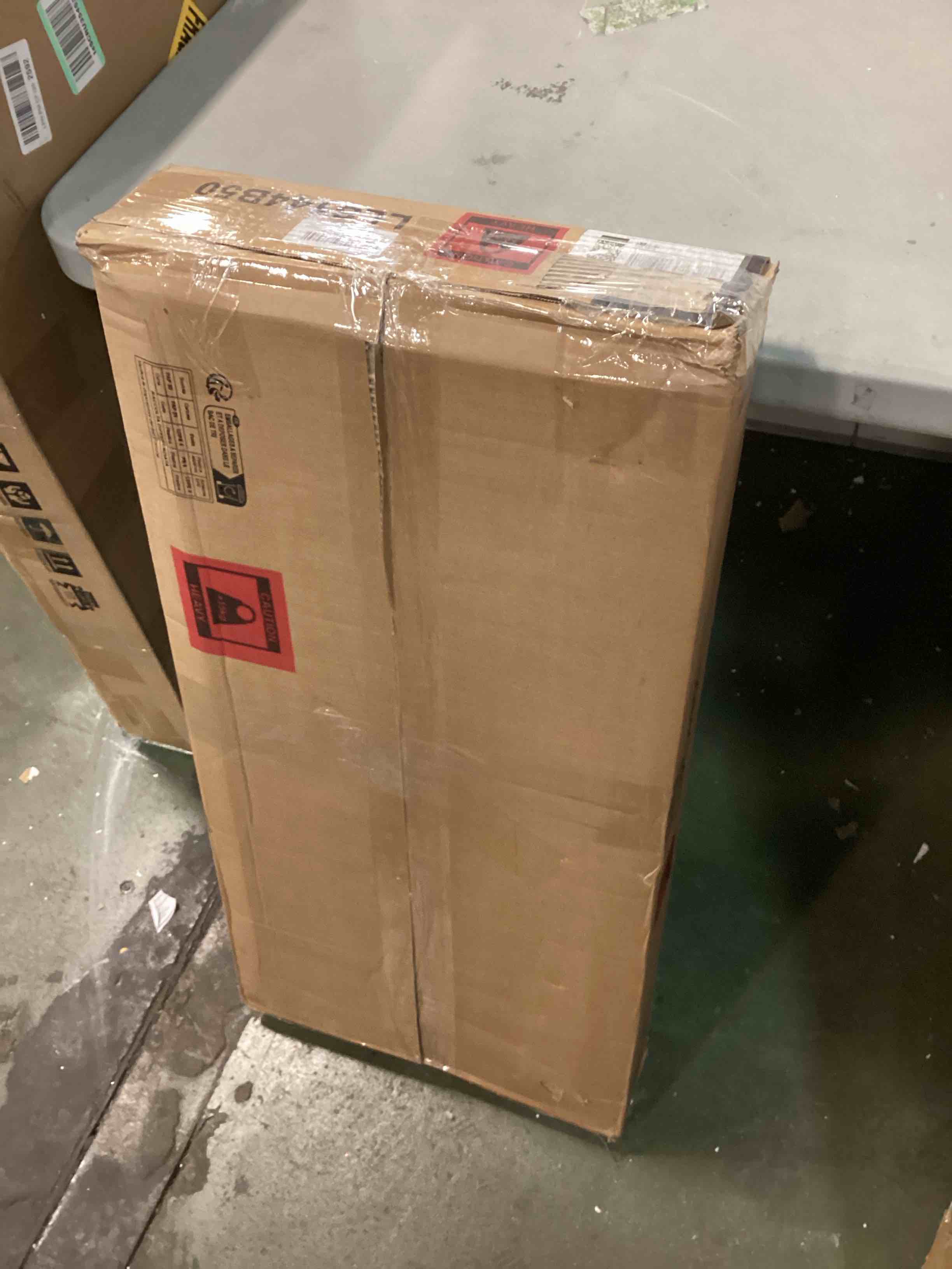 https://s3.amazonaws.com/lotting-images-prod/bidfta/BLU6313011_1712679295462.jpeg