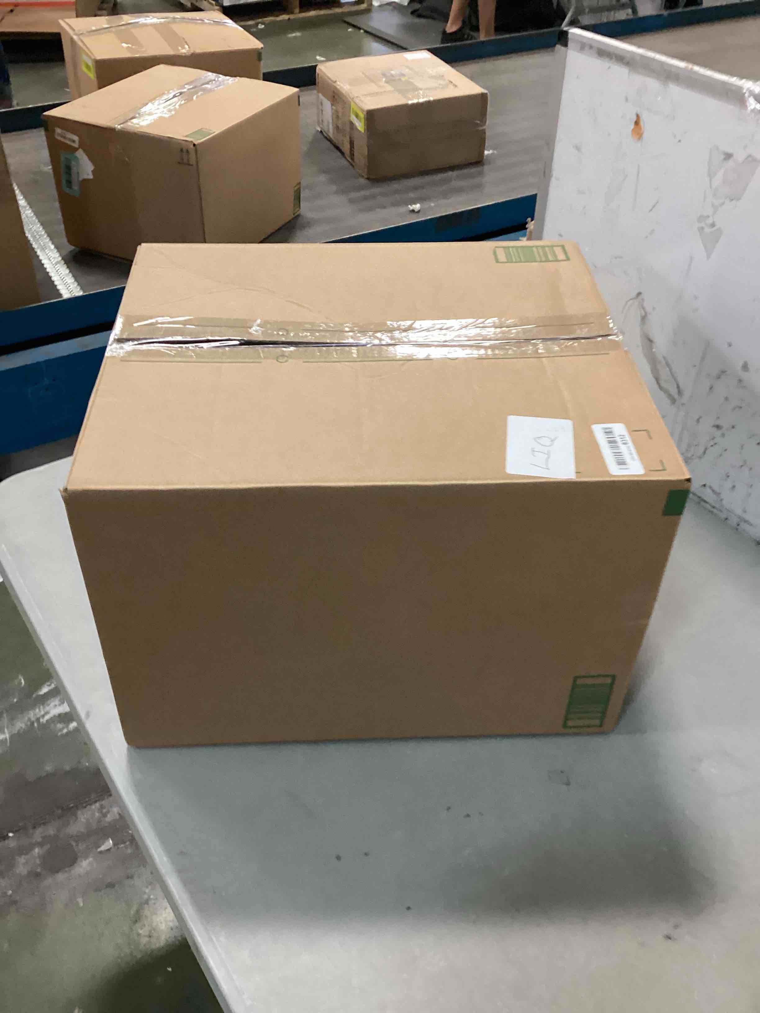https://s3.amazonaws.com/lotting-images-prod/bidfta/BLU6313050_1712685894239.jpeg