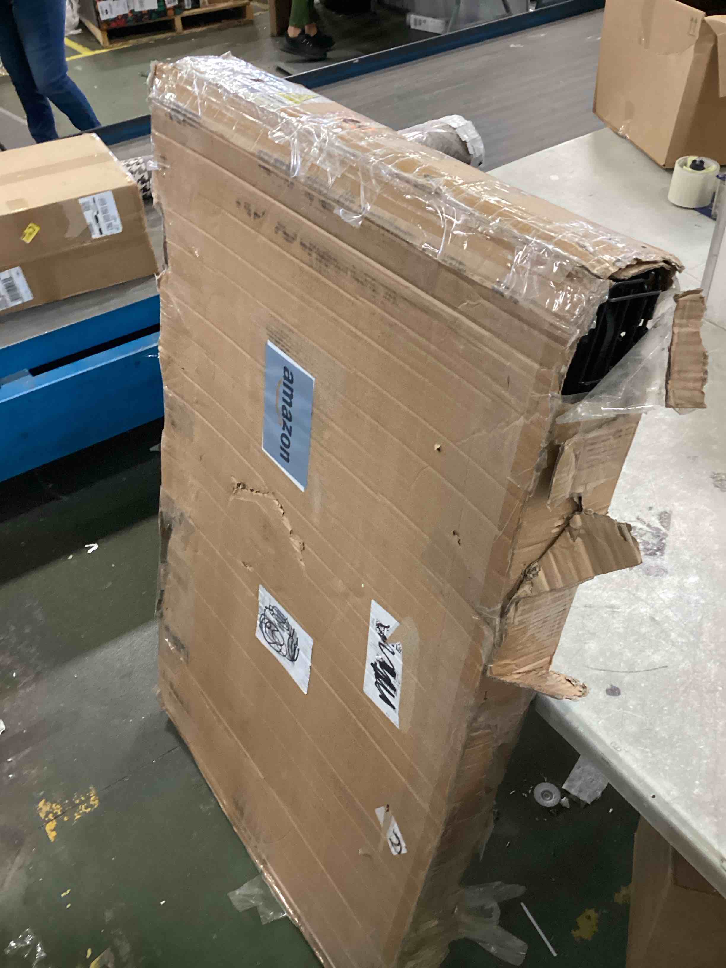 https://s3.amazonaws.com/lotting-images-prod/bidfta/BLU6313240_1712850854392.jpeg
