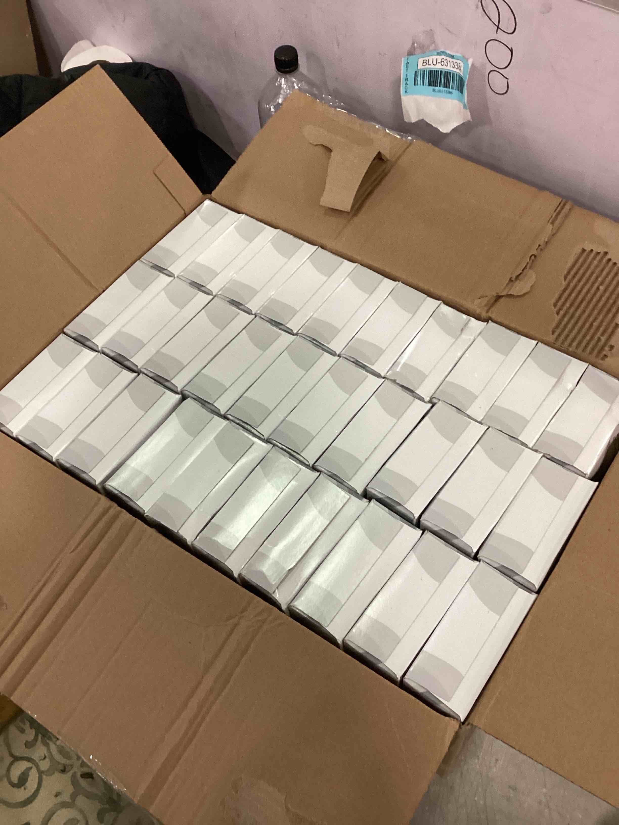 https://s3.amazonaws.com/lotting-images-prod/bidfta/BLU6313527_1712937298681.jpeg
