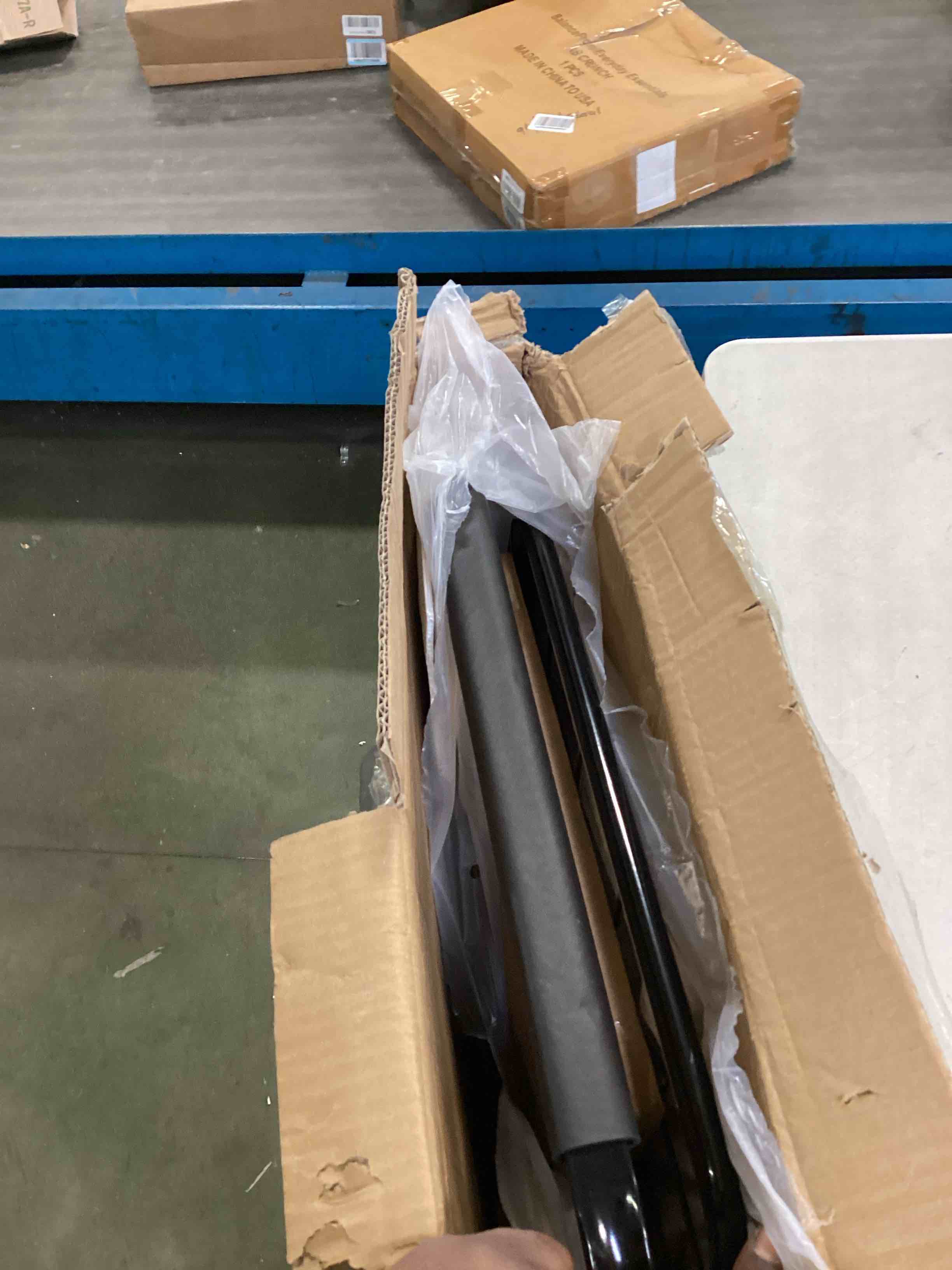 https://s3.amazonaws.com/lotting-images-prod/bidfta/BLU6313800_1713211765512.jpeg
