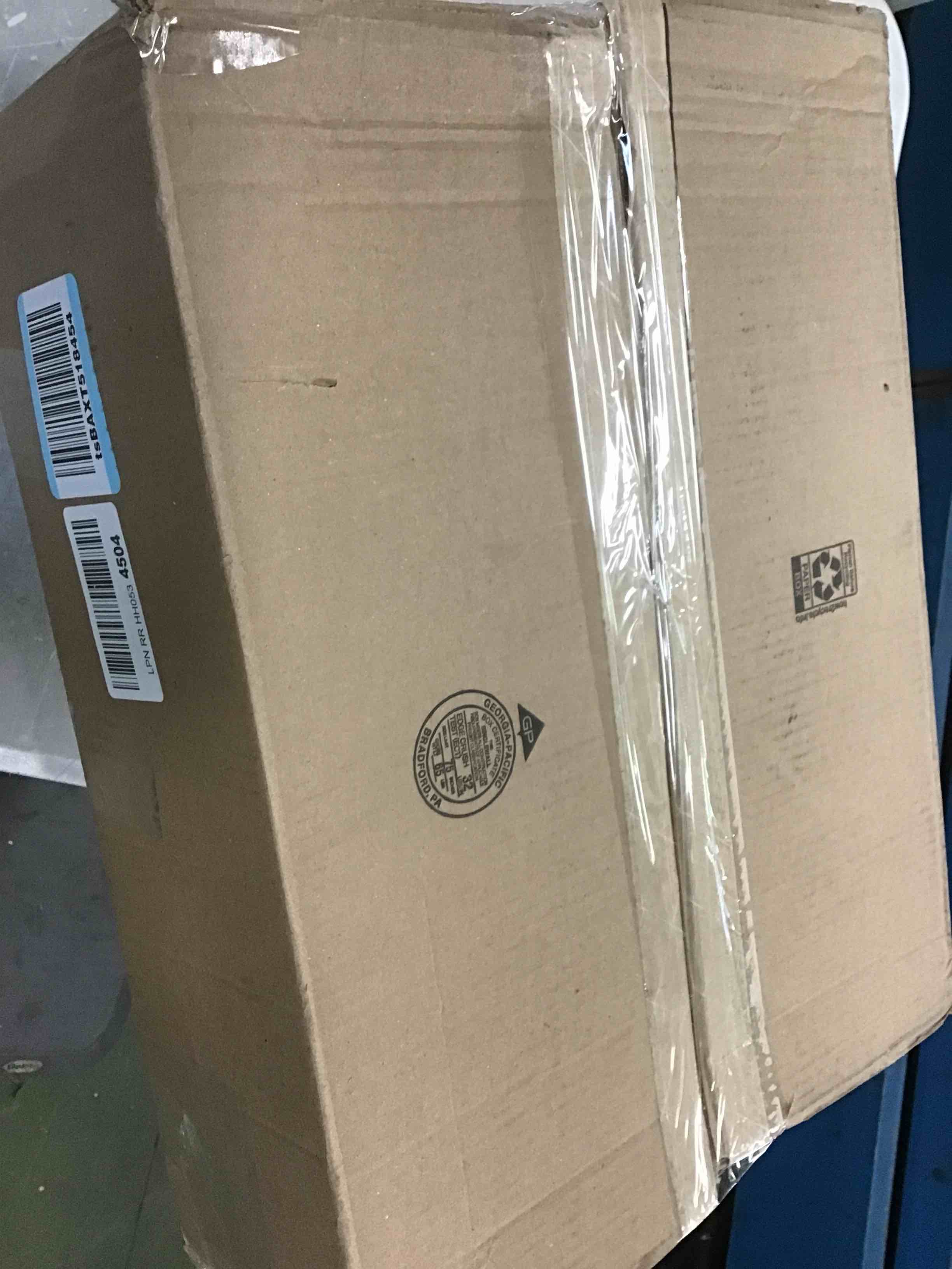 https://s3.amazonaws.com/lotting-images-prod/bidfta/BLU6314095_1712151460936.jpeg