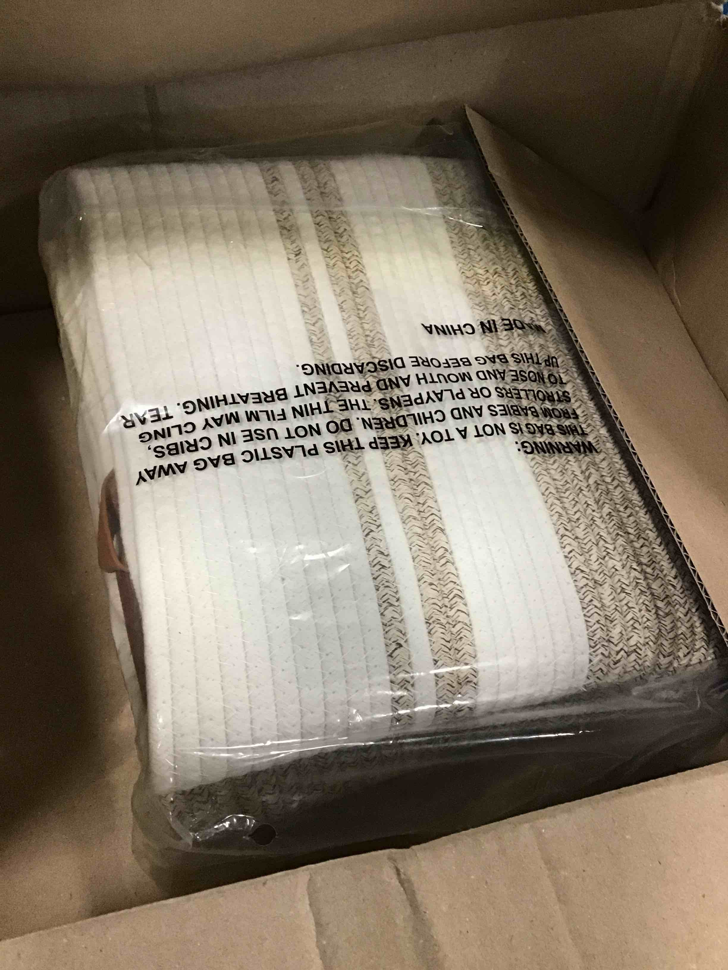 https://s3.amazonaws.com/lotting-images-prod/bidfta/BLU6314347_1712238516280.jpeg