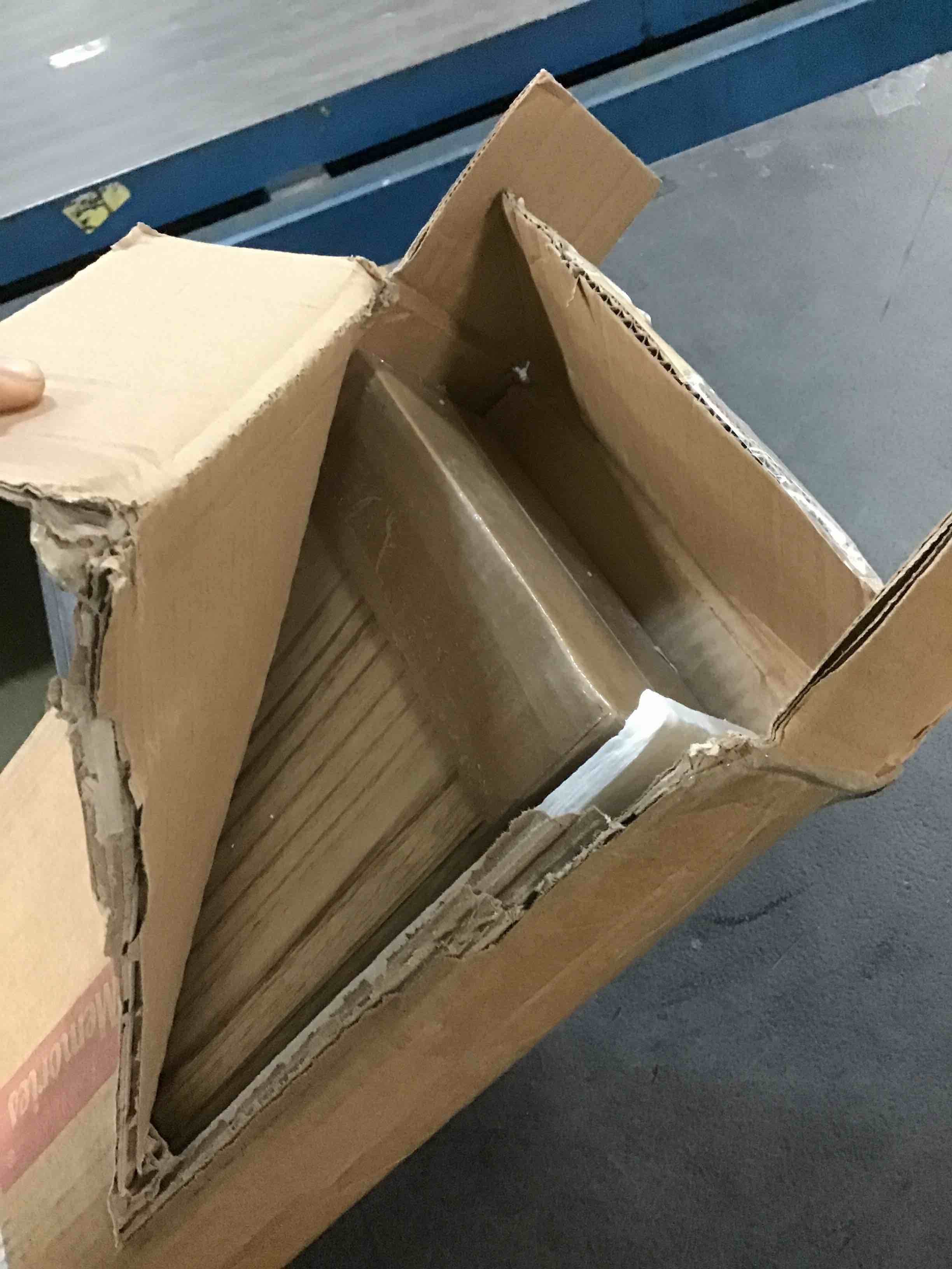 https://s3.amazonaws.com/lotting-images-prod/bidfta/BLU6314517_1712318451723.jpeg