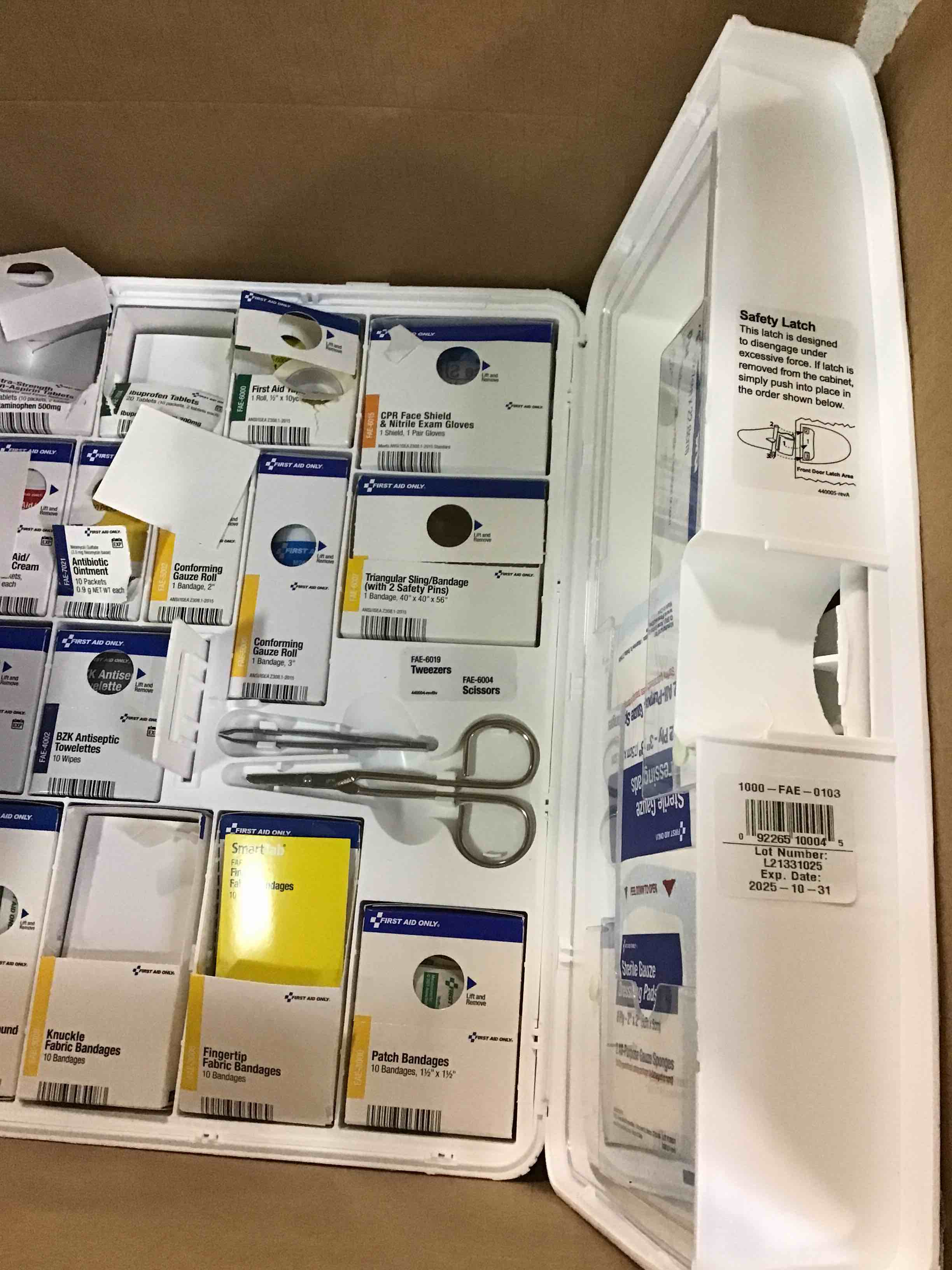 https://s3.amazonaws.com/lotting-images-prod/bidfta/BLU6315379_1712684394665.jpeg