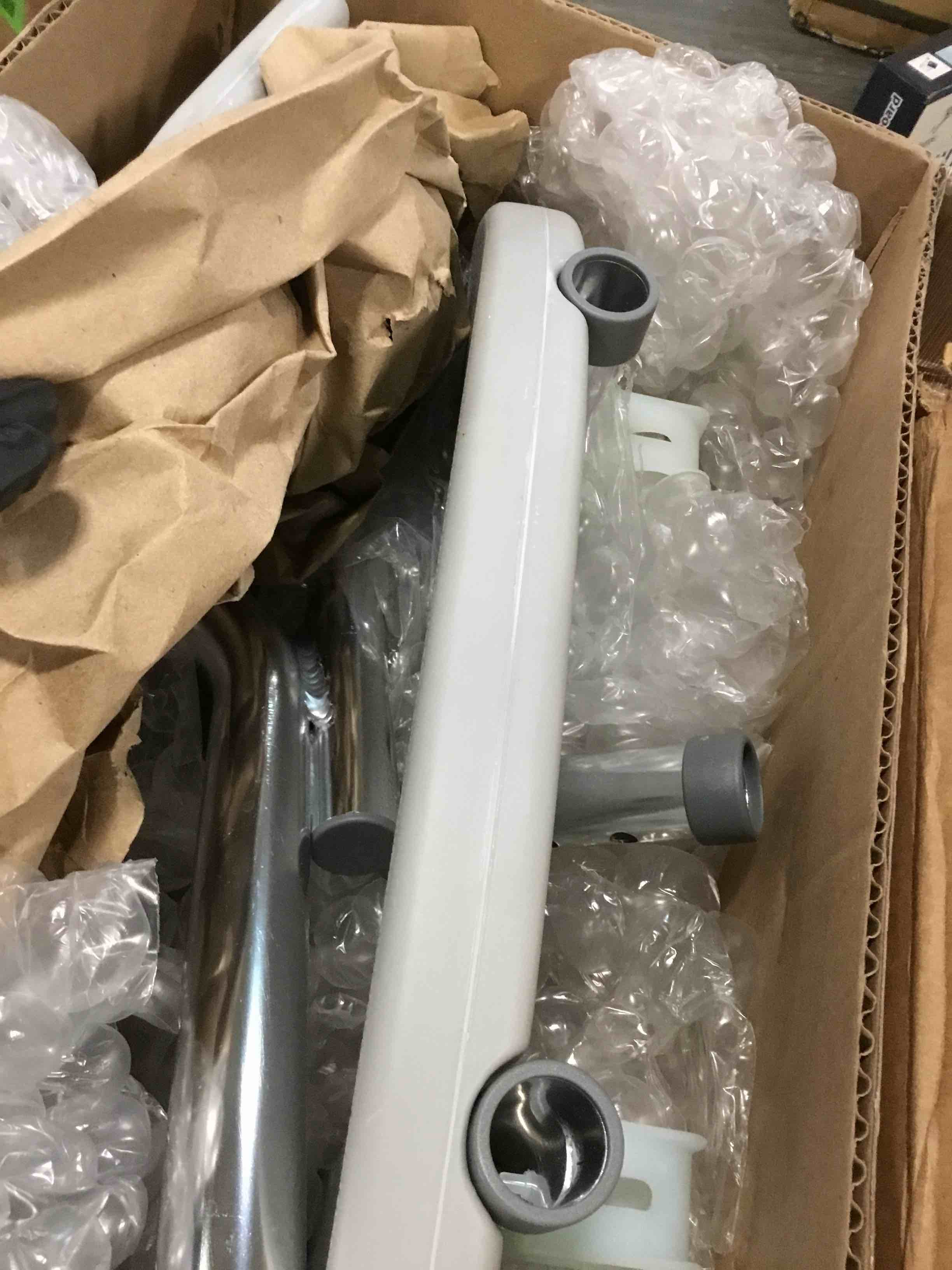 https://s3.amazonaws.com/lotting-images-prod/bidfta/BLU6315582_1712322053949.jpeg