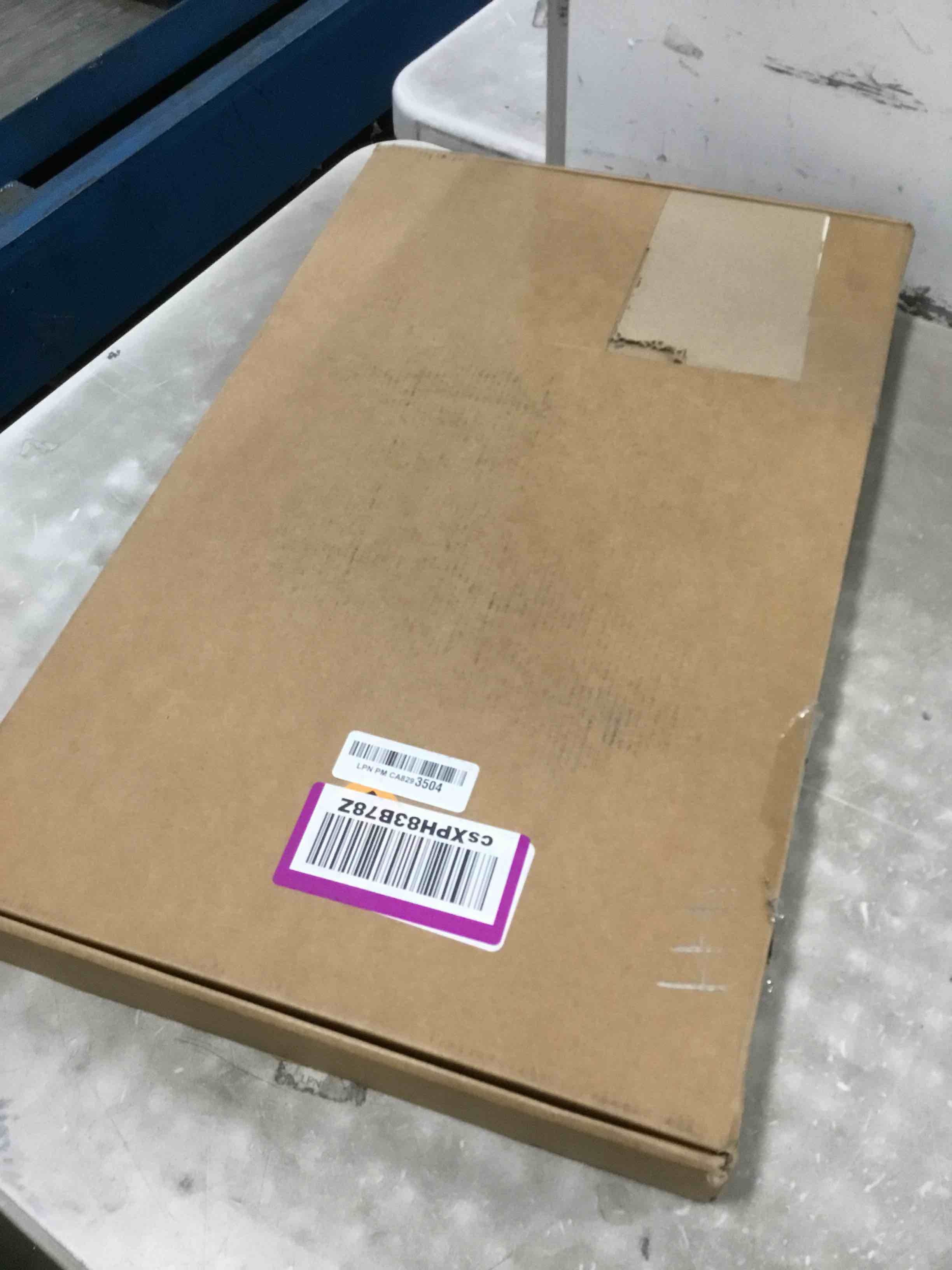 https://s3.amazonaws.com/lotting-images-prod/bidfta/BLU6315646_1712330896179.jpeg