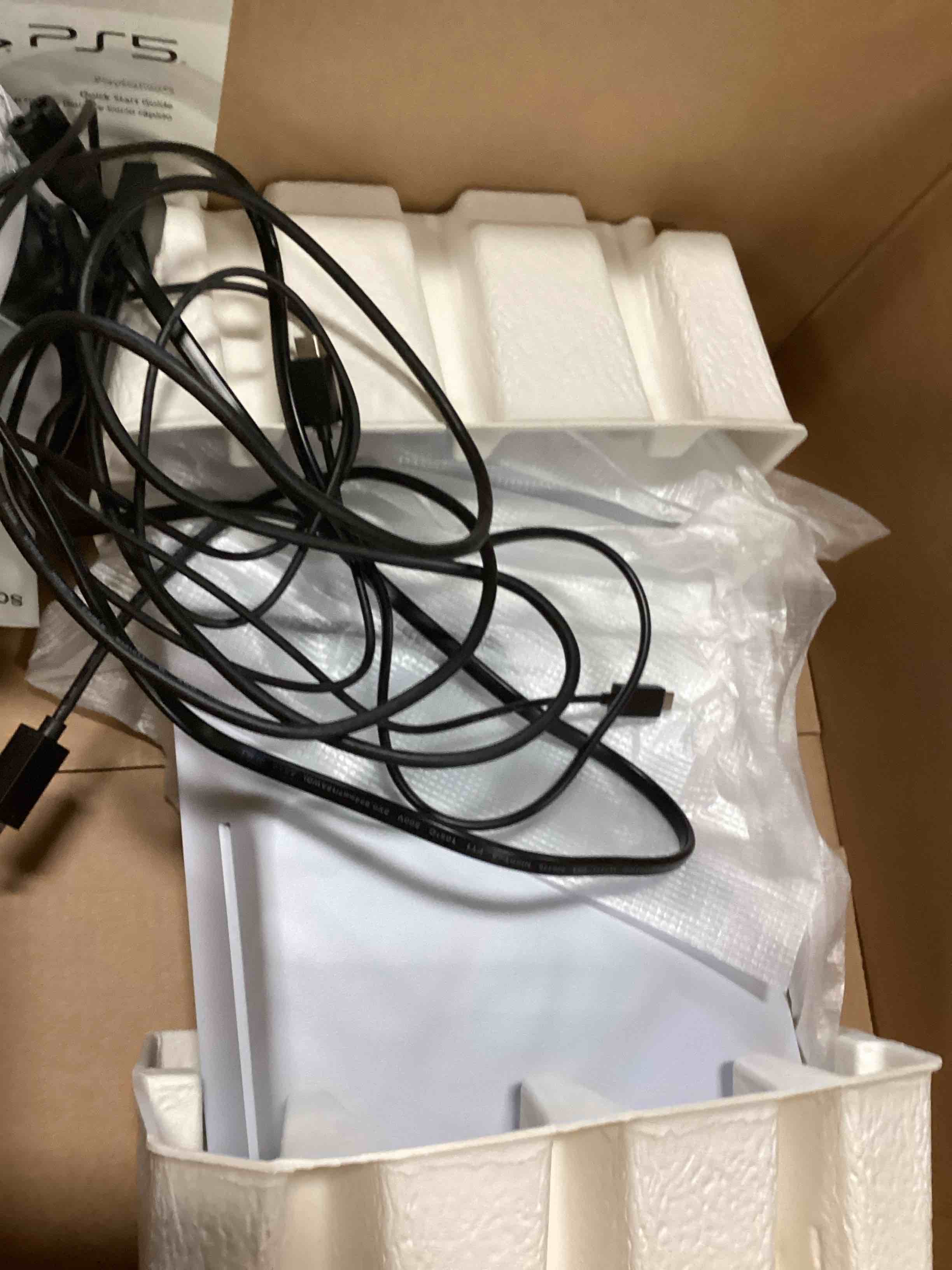 https://s3.amazonaws.com/lotting-images-prod/bidfta/BLU6316496_1712858668492.jpeg