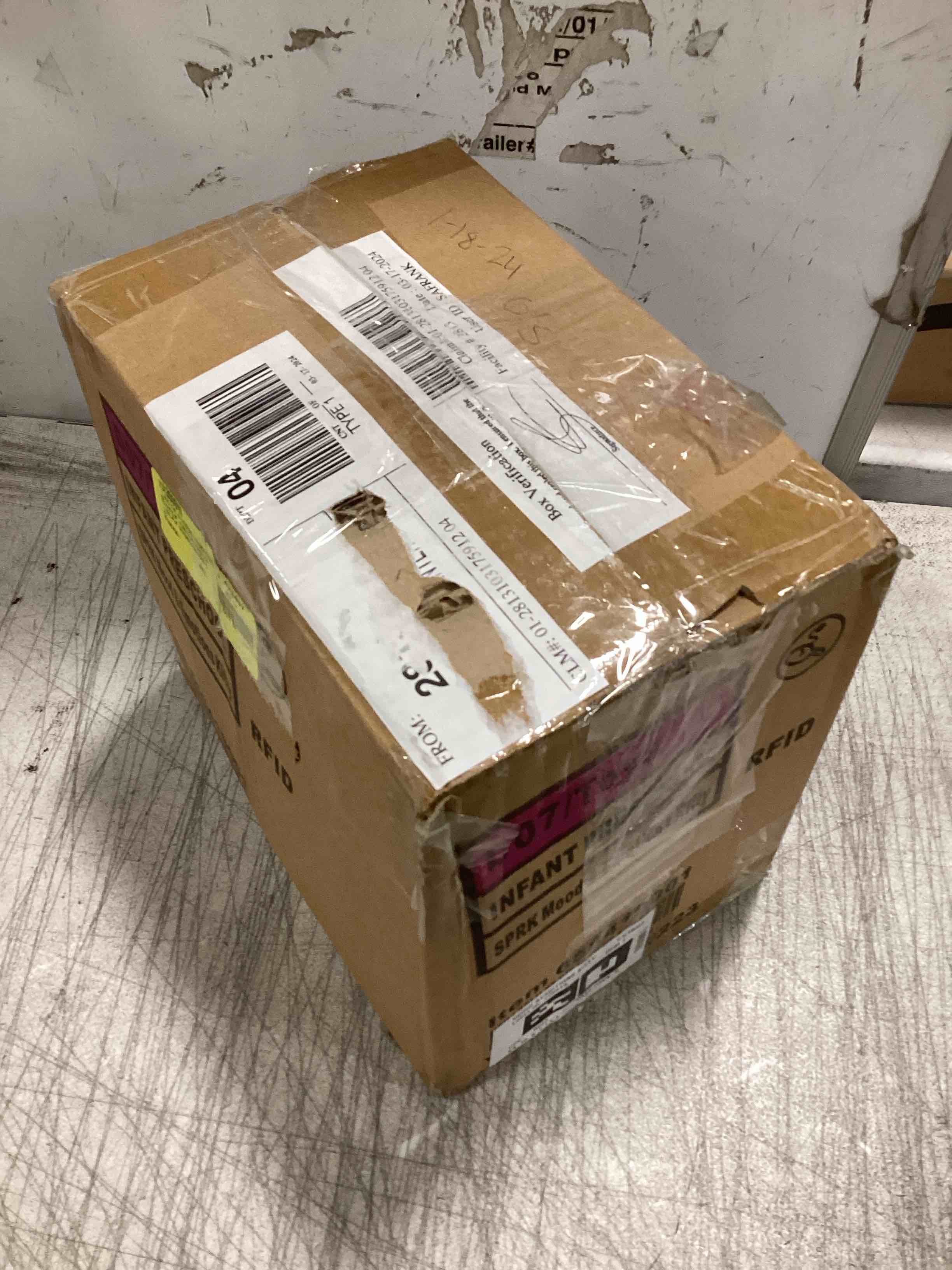 https://s3.amazonaws.com/lotting-images-prod/bidfta/BLU6316582_1712923033735.jpeg