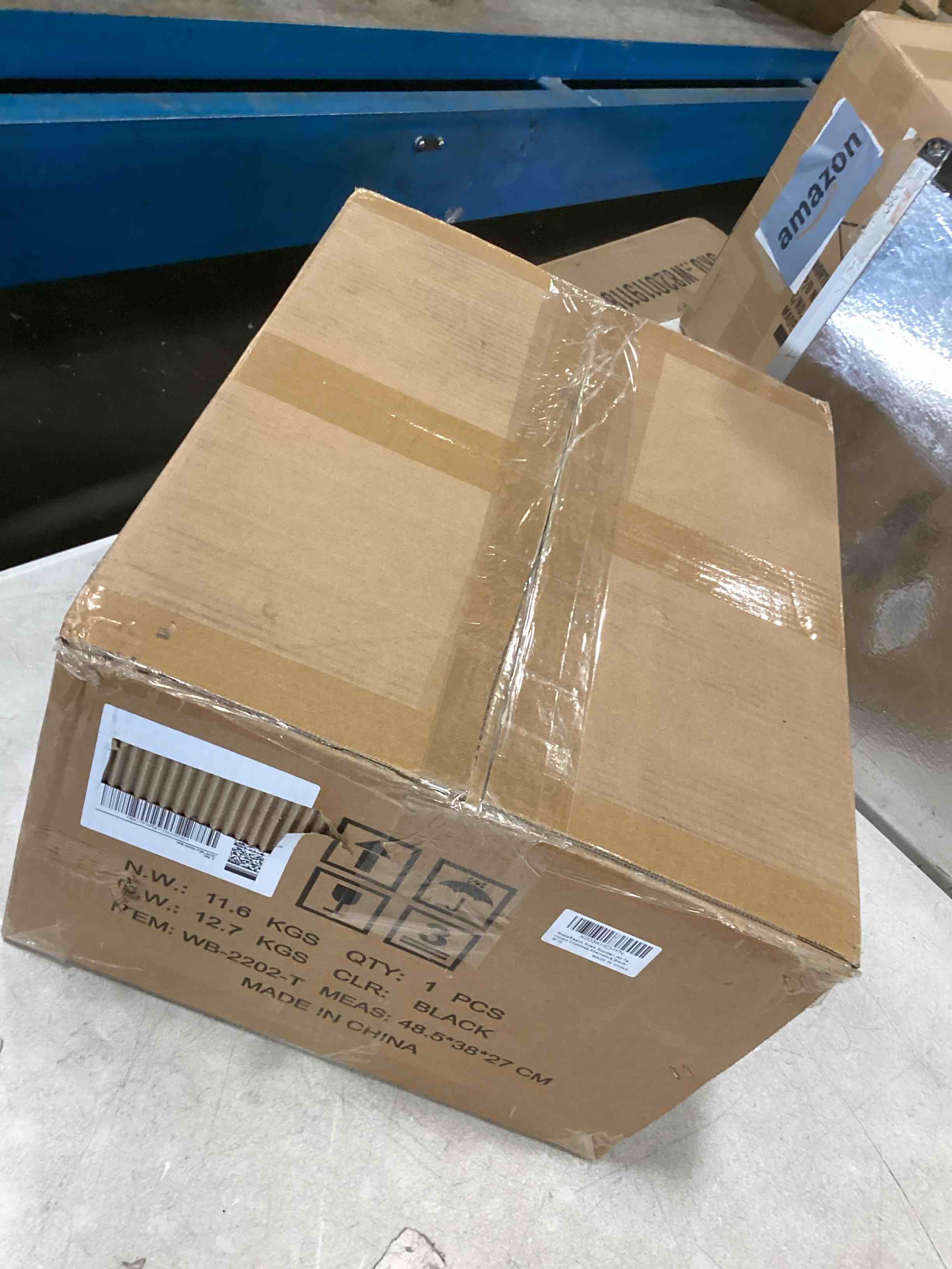 https://s3.amazonaws.com/lotting-images-prod/bidfta/BLU6316837_1713185393911.jpeg
