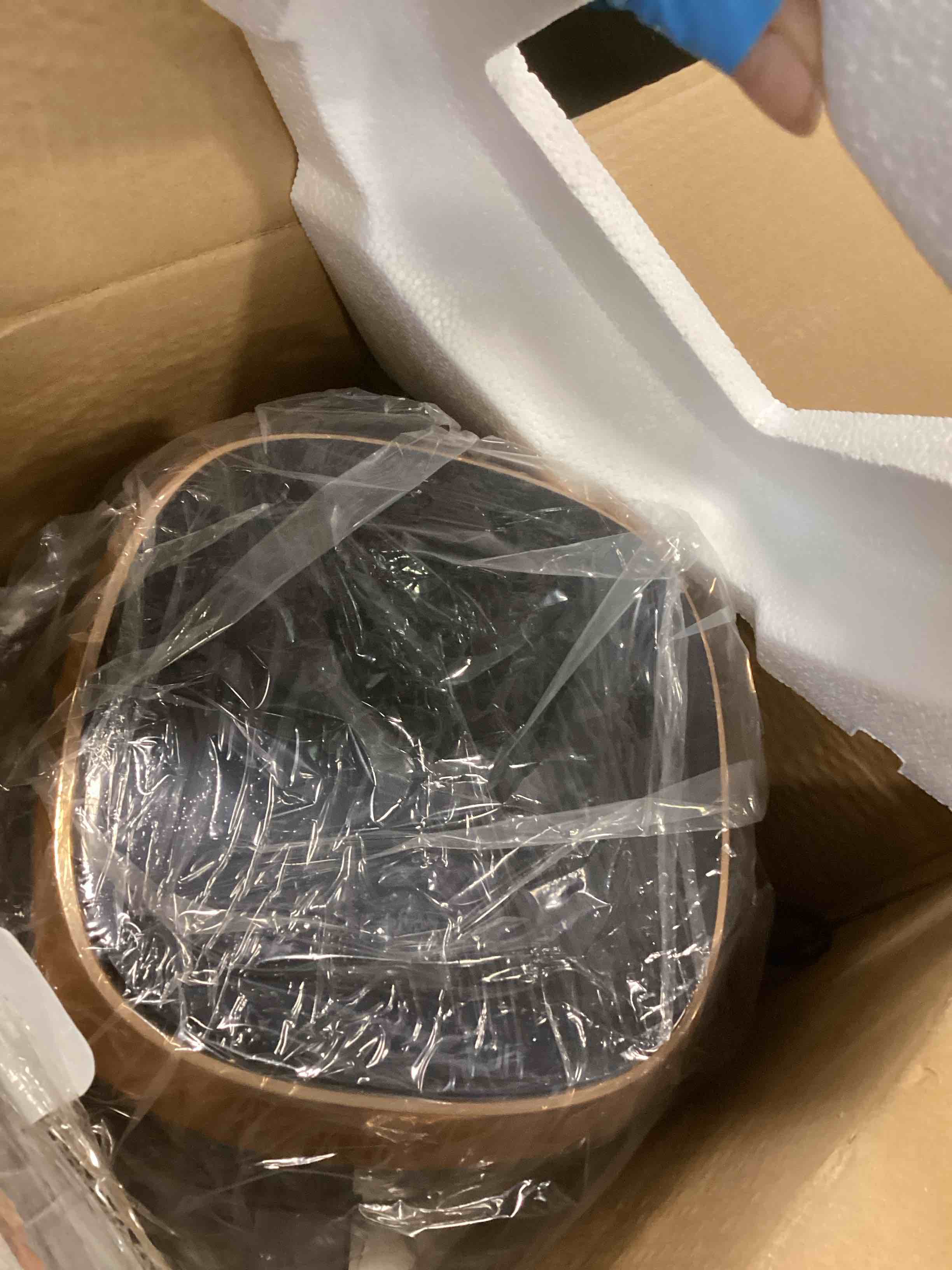 https://s3.amazonaws.com/lotting-images-prod/bidfta/BLU6316926_1713195964419.jpeg