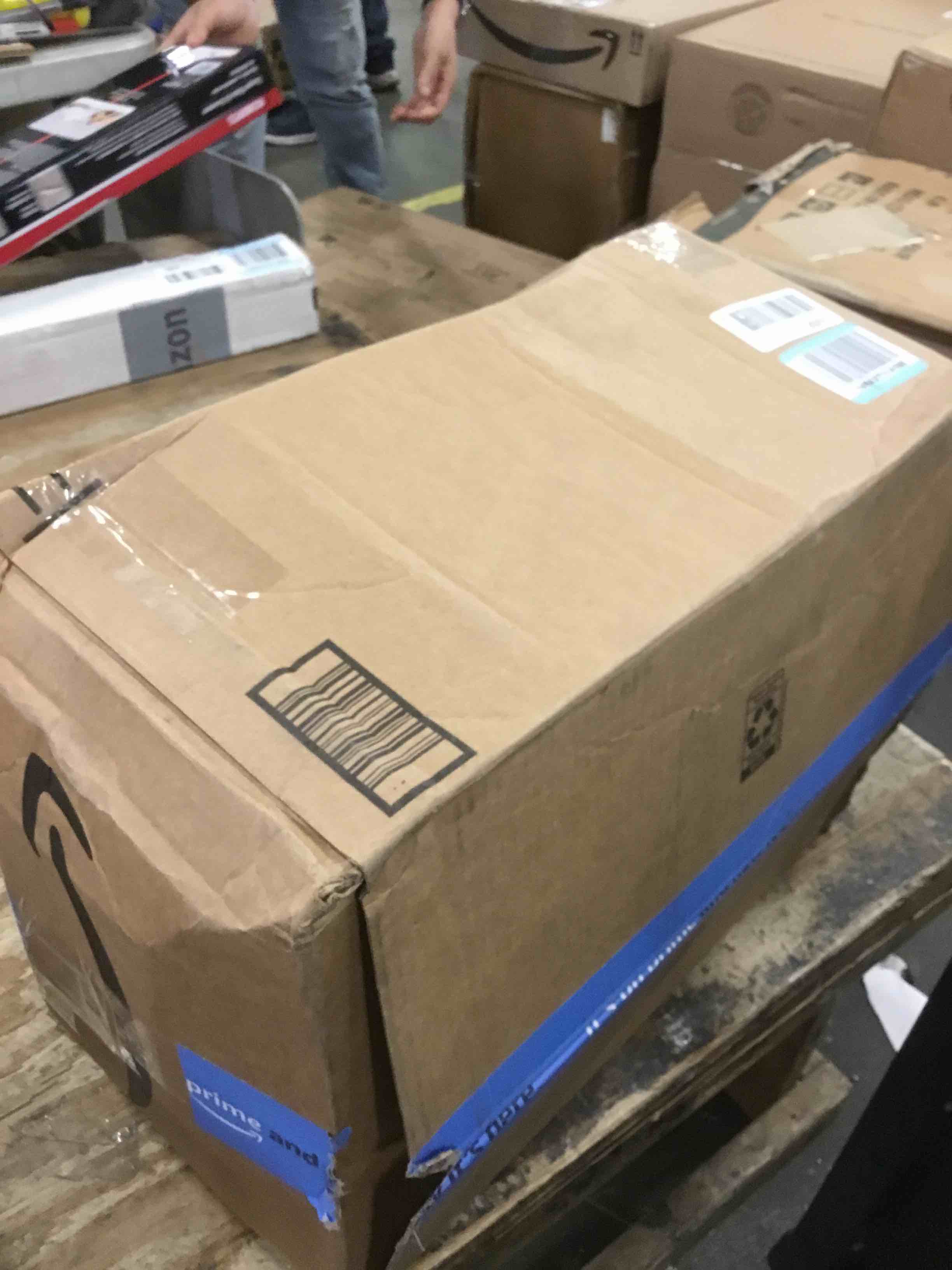 https://s3.amazonaws.com/lotting-images-prod/bidfta/BLU6317009_1712252419768.jpeg