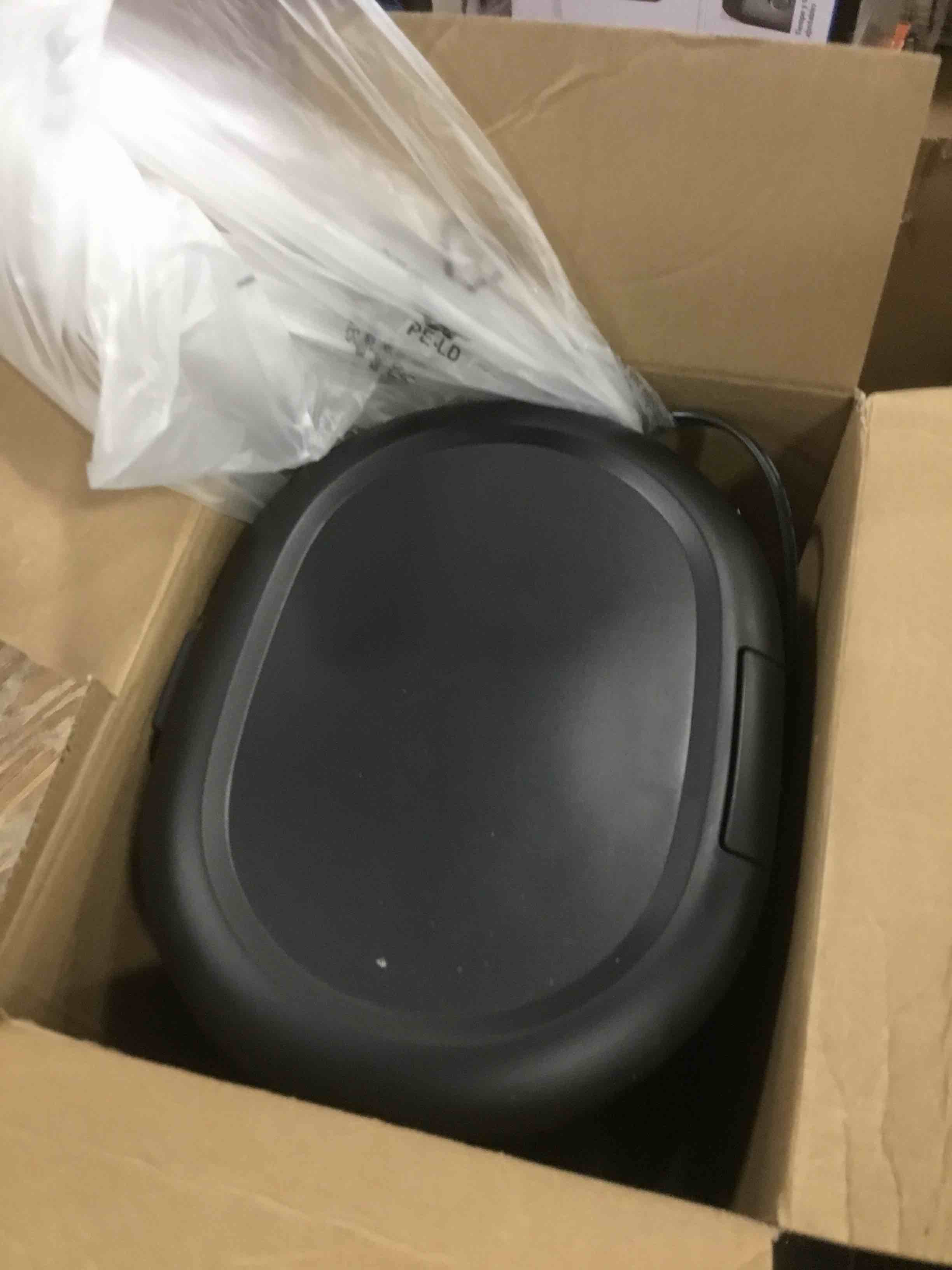 https://s3.amazonaws.com/lotting-images-prod/bidfta/BLU6317324_1712685165669.jpeg