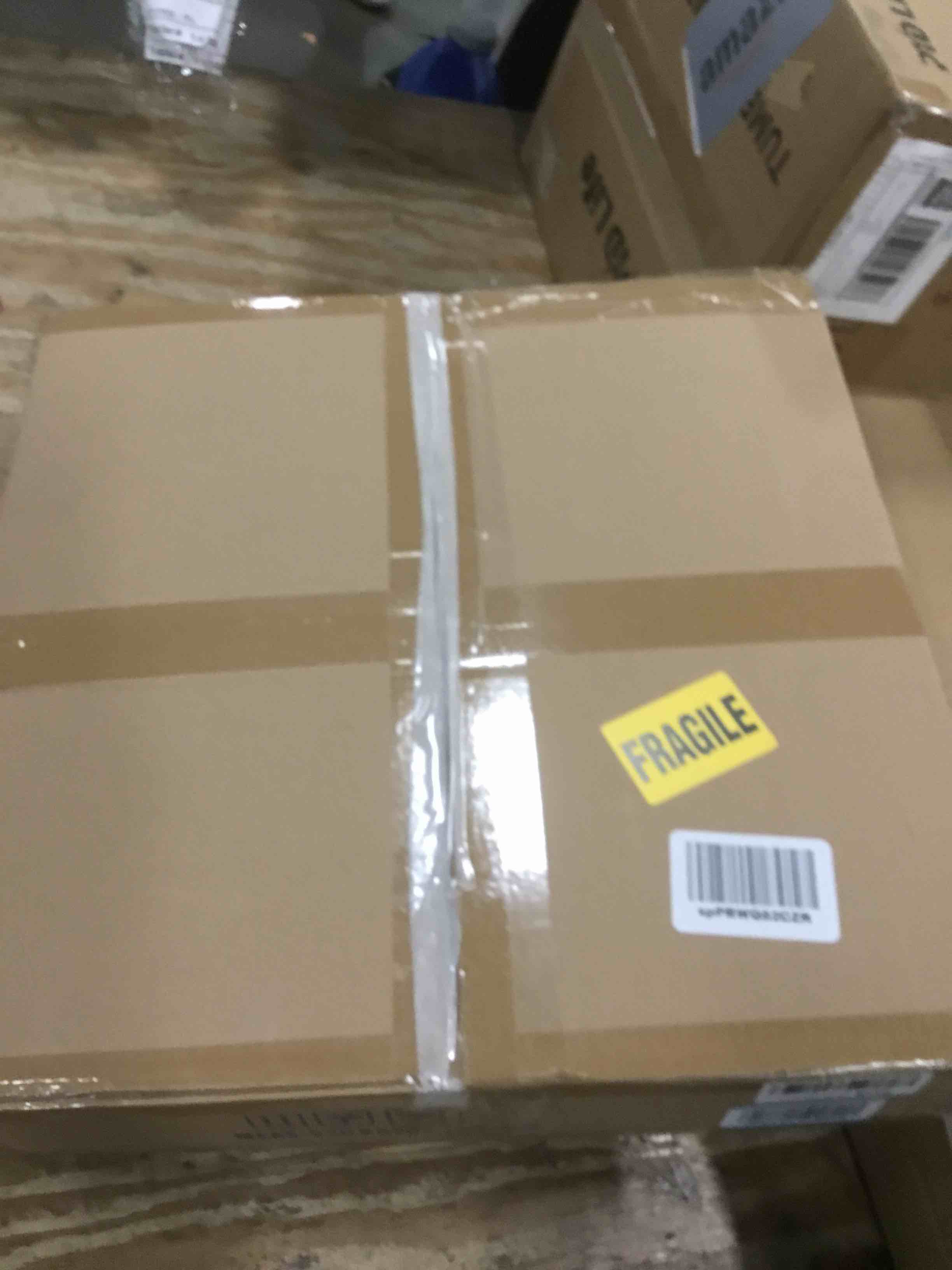 https://s3.amazonaws.com/lotting-images-prod/bidfta/BLU6317413_1712750854739.jpeg
