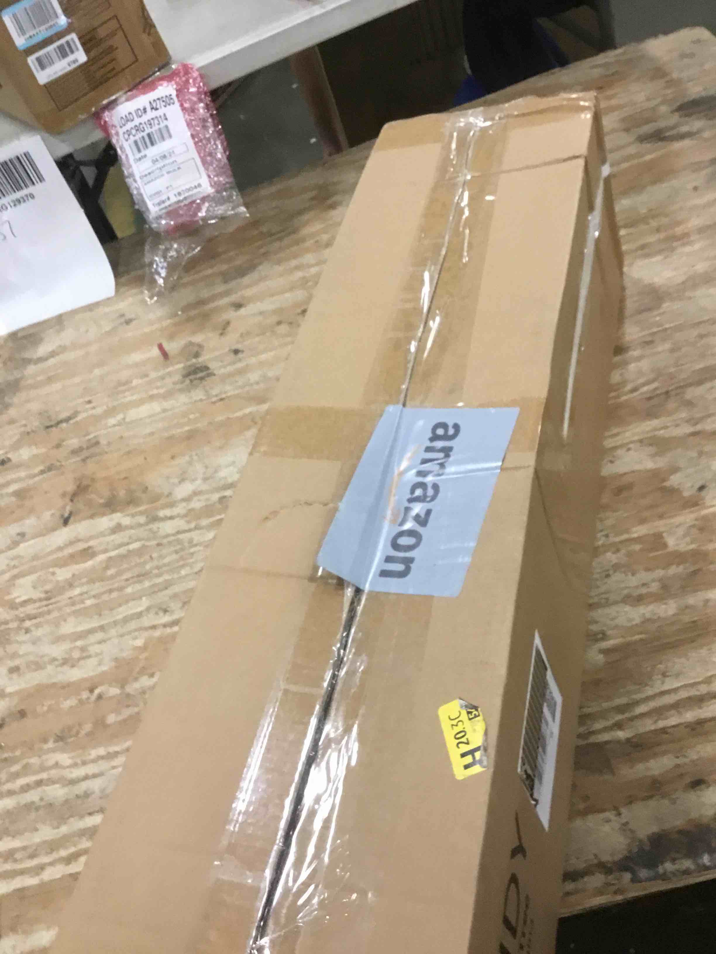 https://s3.amazonaws.com/lotting-images-prod/bidfta/BLU6317497_1712759377452.jpeg