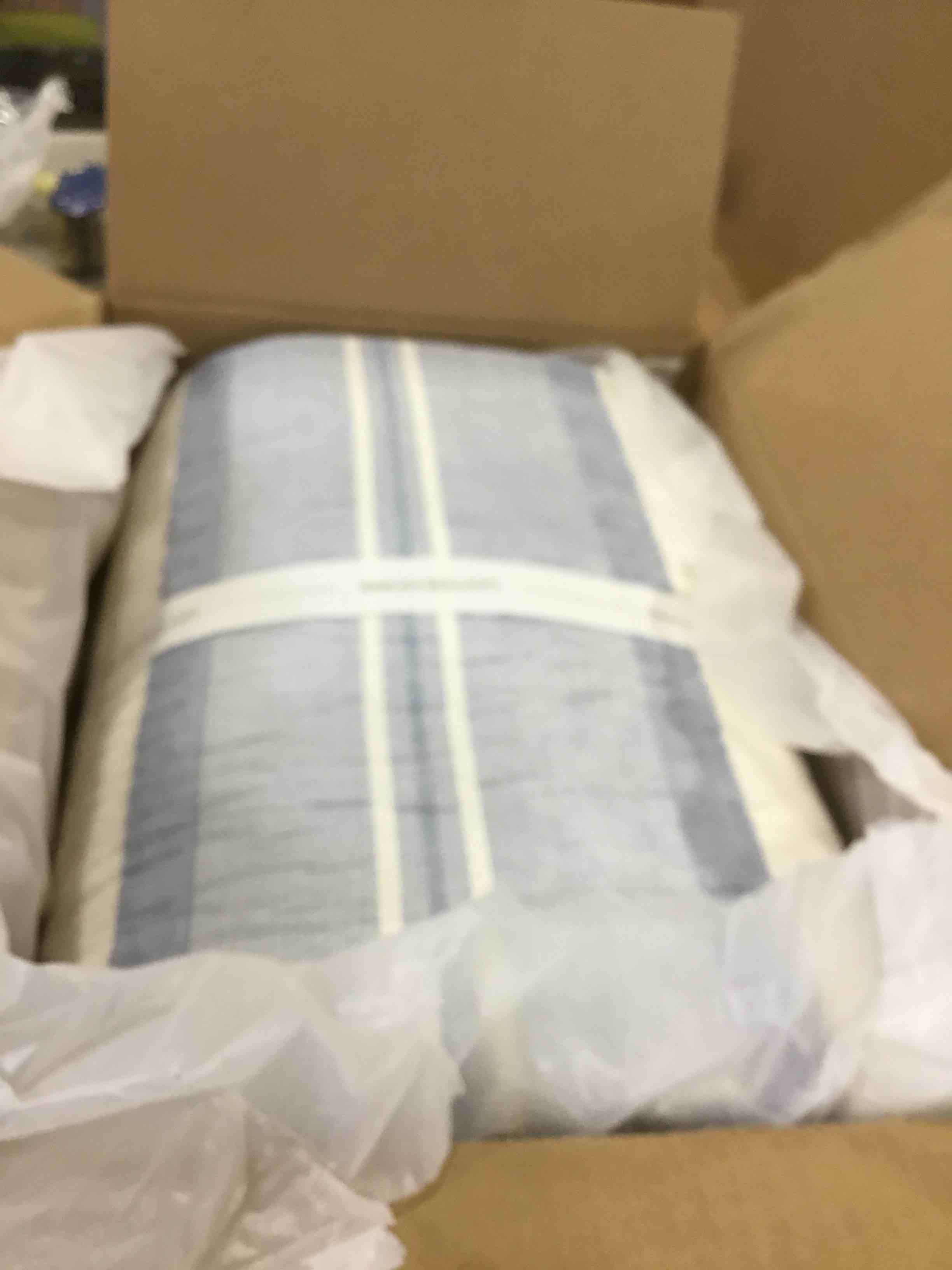 https://s3.amazonaws.com/lotting-images-prod/bidfta/BLU6317789_1712851950679.jpeg