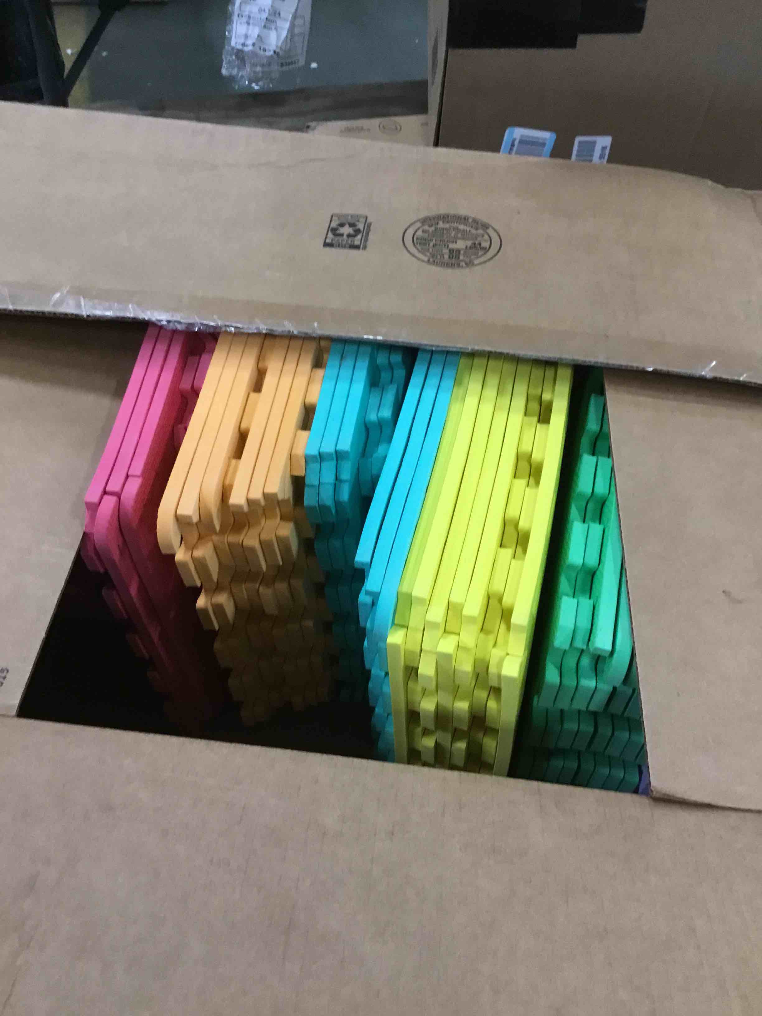 https://s3.amazonaws.com/lotting-images-prod/bidfta/BLU6318212_1713191675933.jpeg