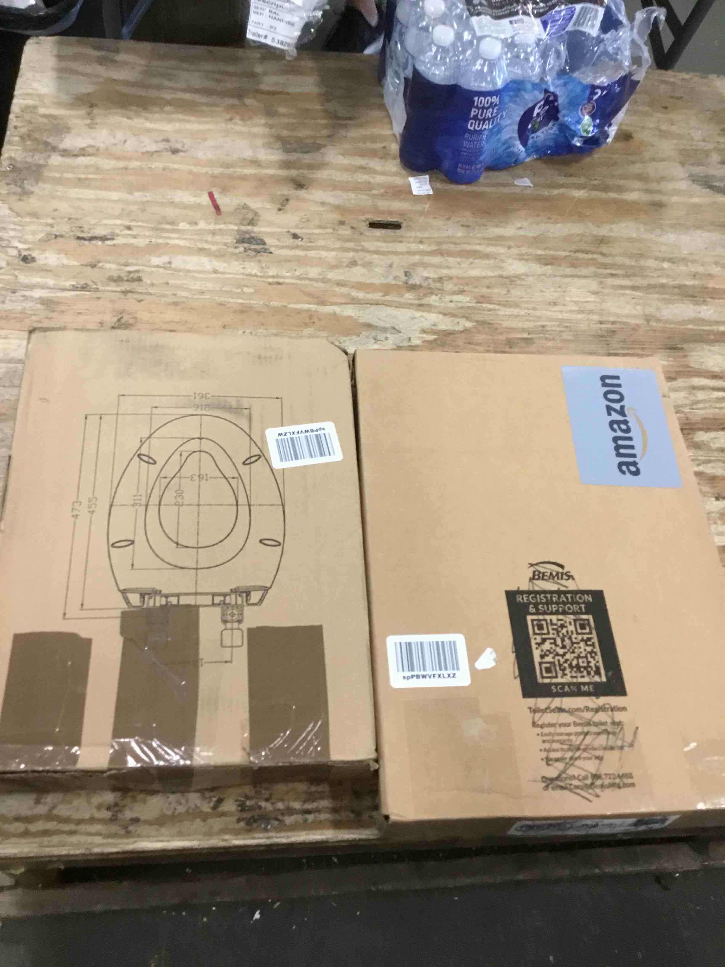 assorted toilet seats 
