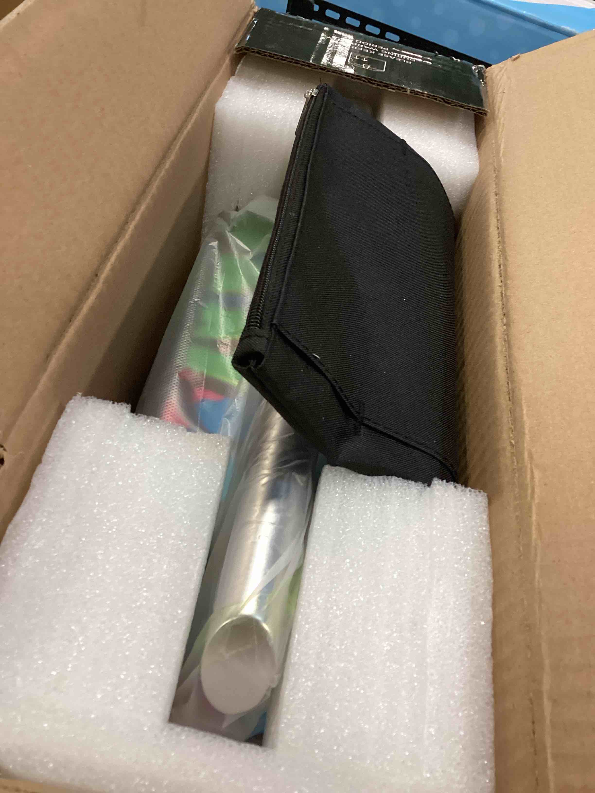 https://s3.amazonaws.com/lotting-images-prod/bidfta/BLU6319274_1712941930554.jpeg