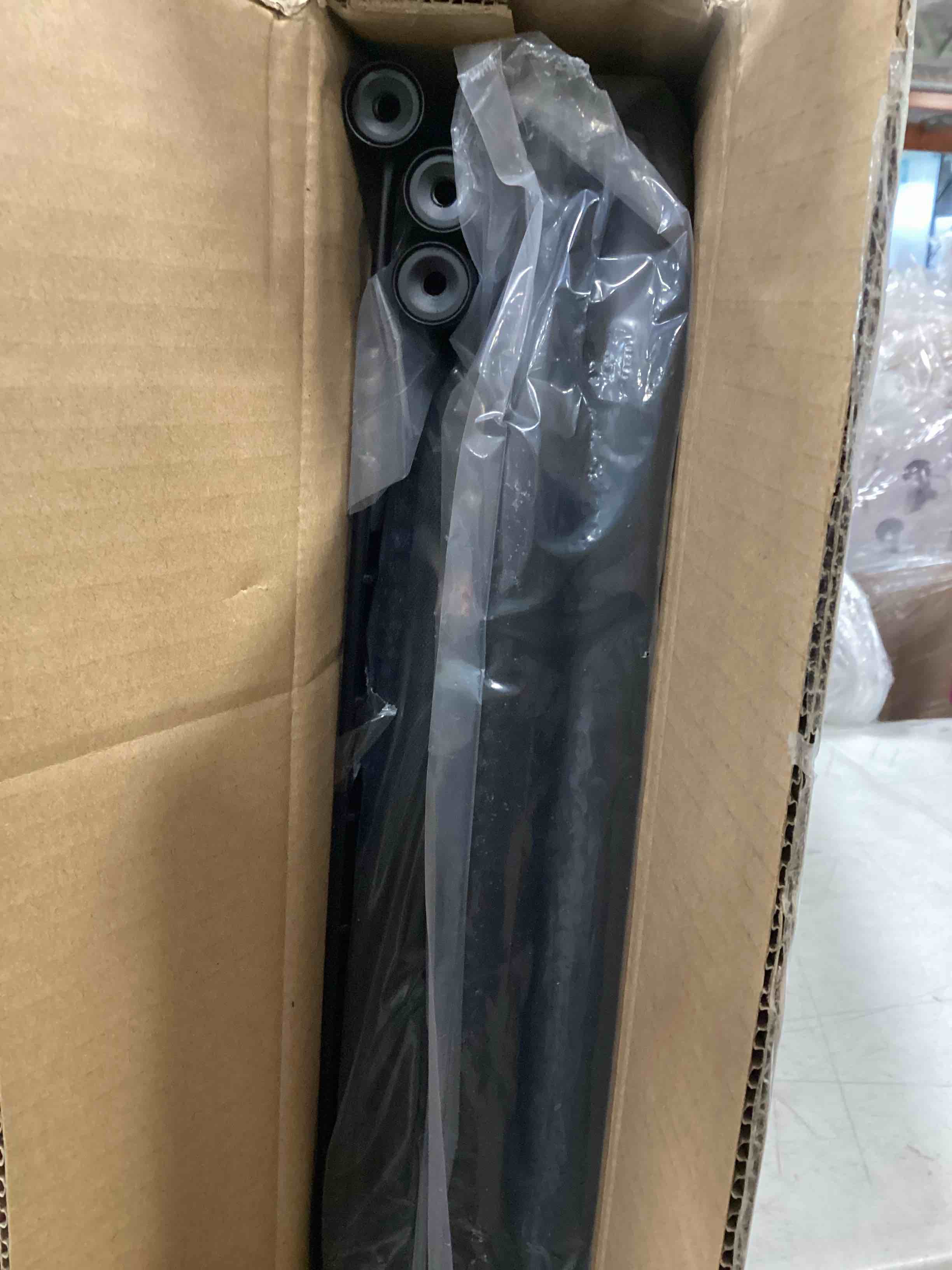 https://s3.amazonaws.com/lotting-images-prod/bidfta/BLU6319737_1713375629570.jpeg
