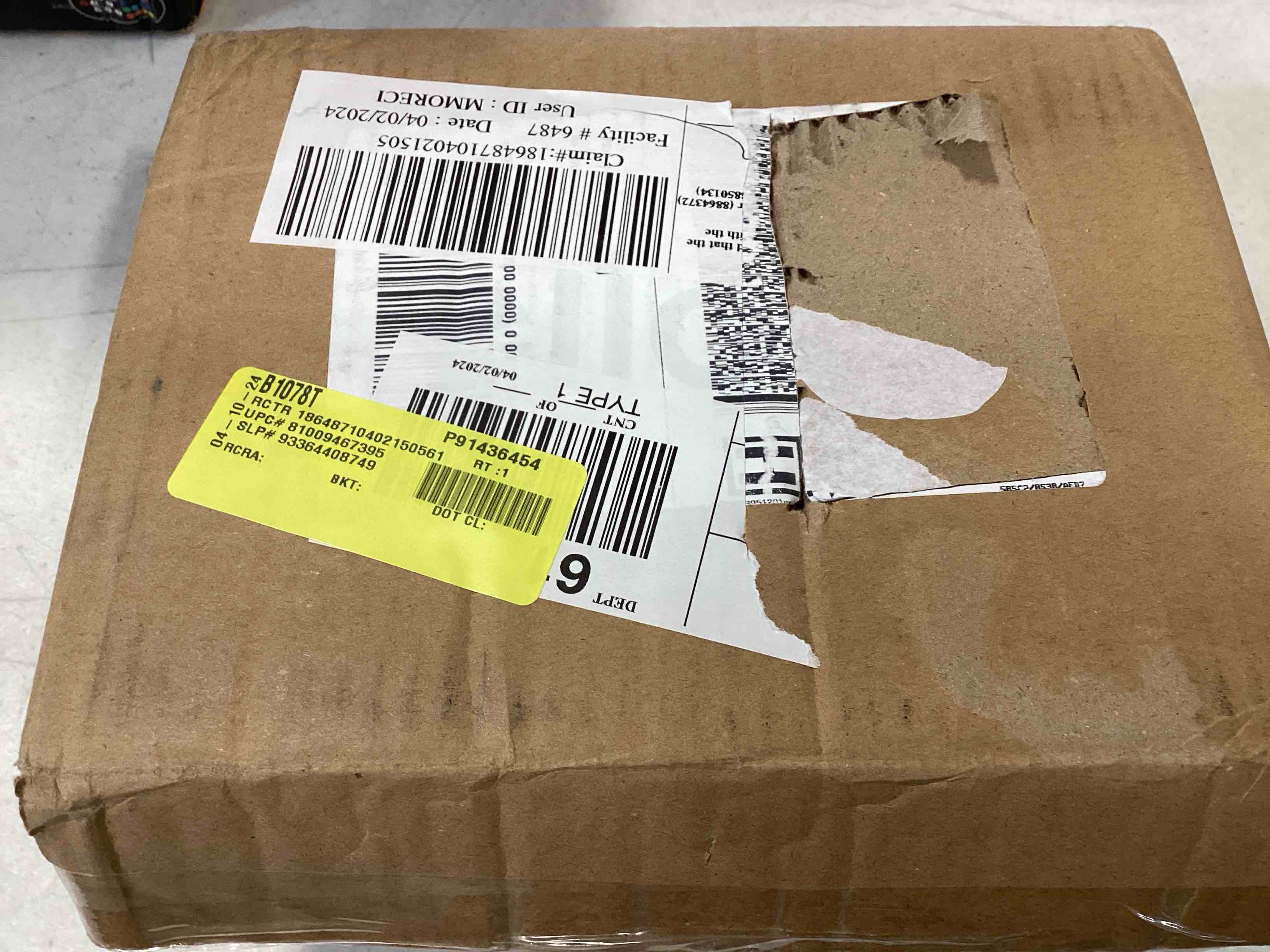 https://s3.amazonaws.com/lotting-images-prod/bidfta/BLU6319756_1713379620739.jpeg