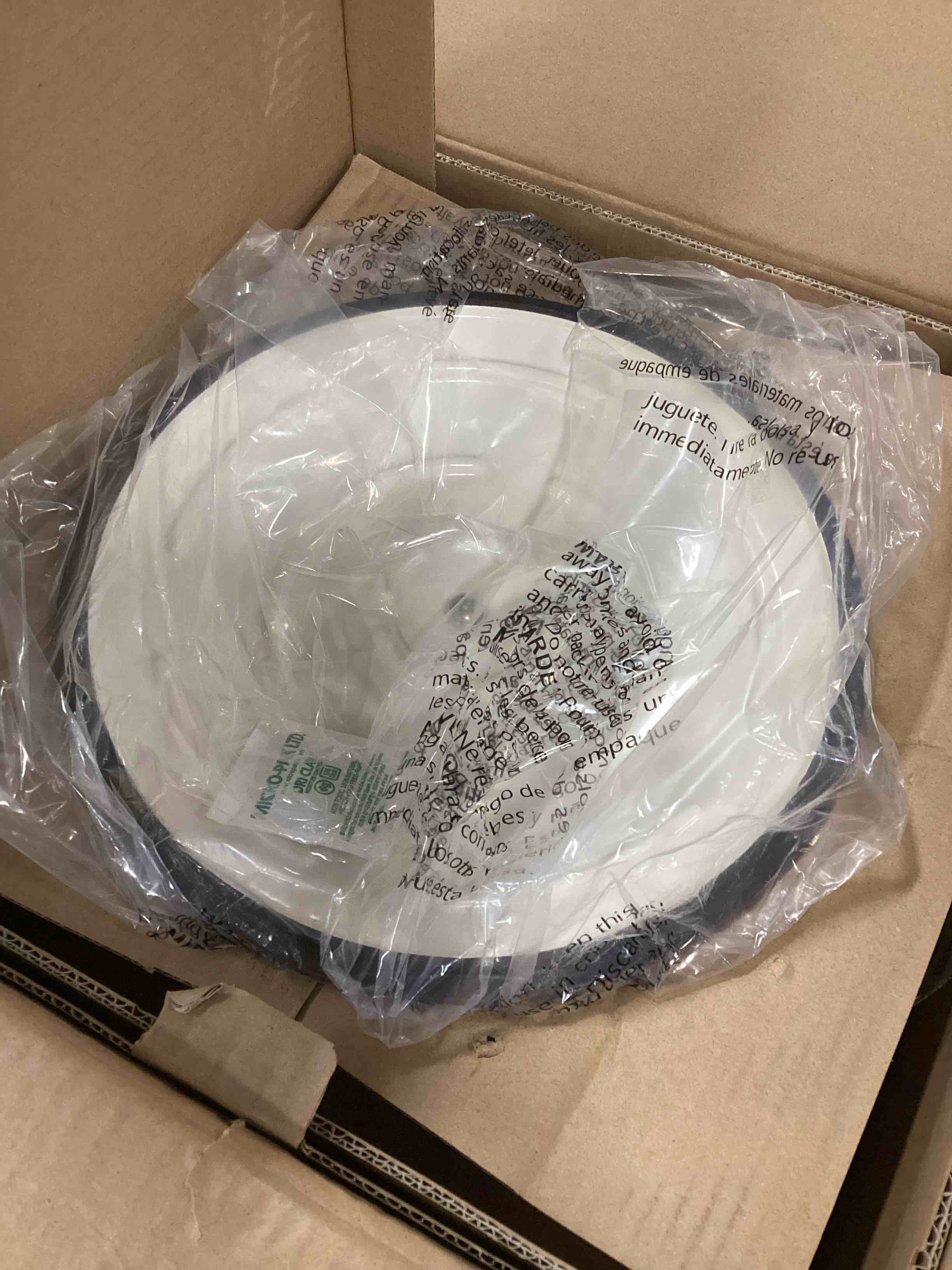 https://s3.amazonaws.com/lotting-images-prod/bidfta/BLU6319870_1713446474266.jpeg
