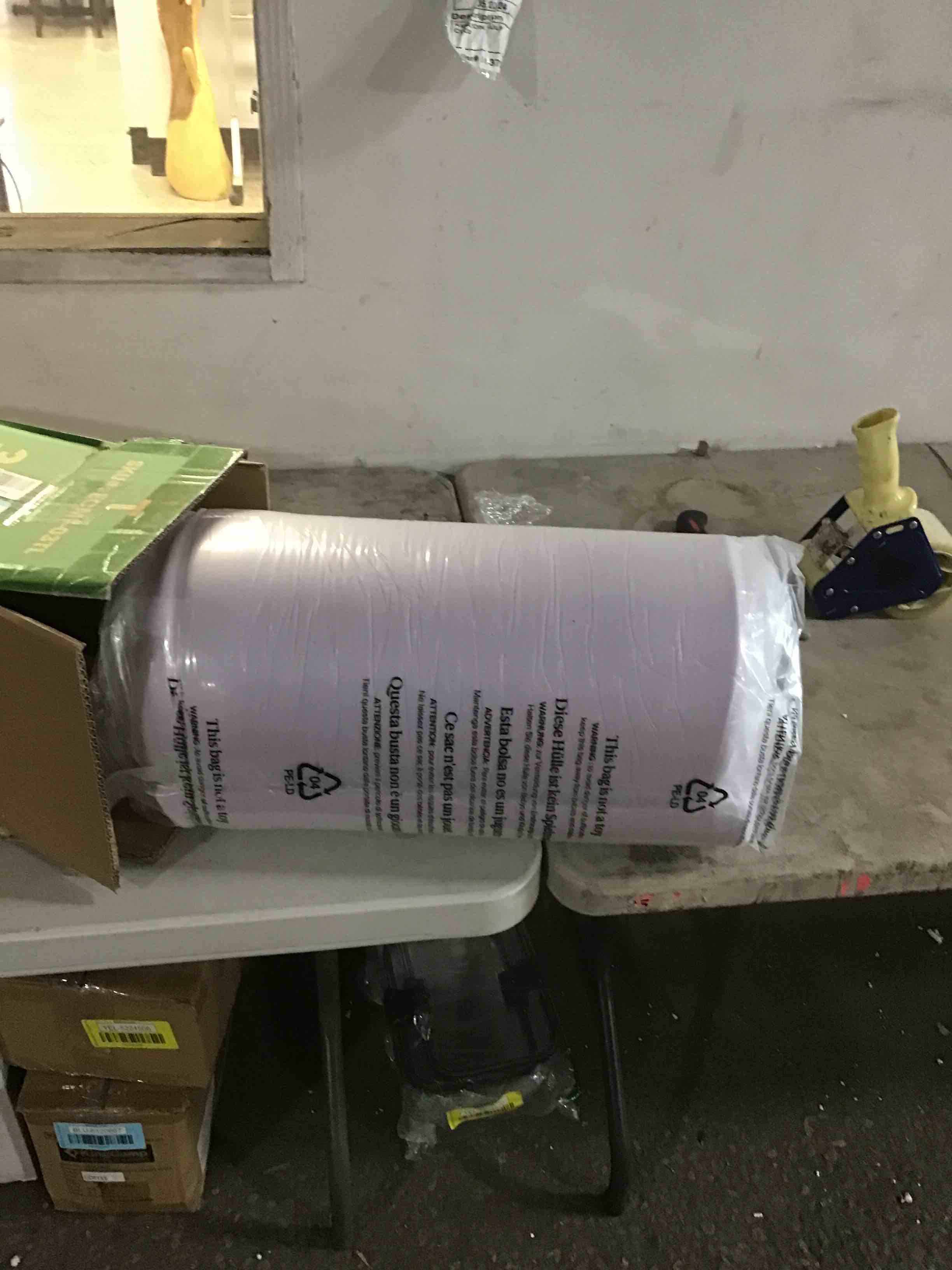 https://s3.amazonaws.com/lotting-images-prod/bidfta/BLU6320794_1716920366621.jpeg