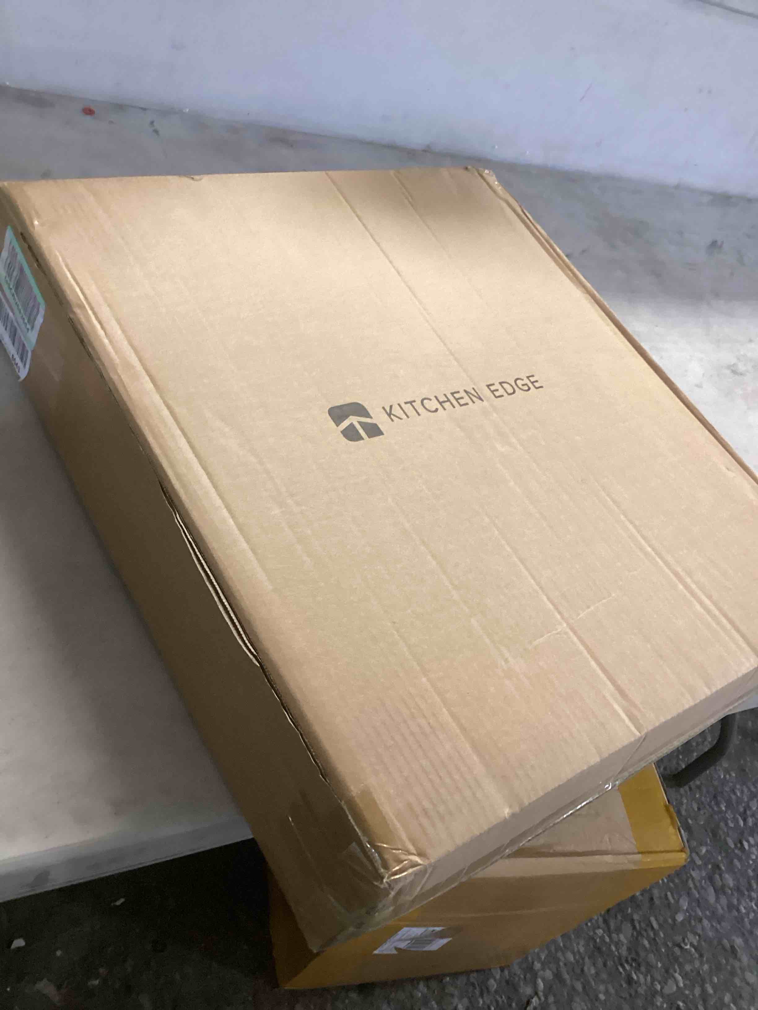 https://s3.amazonaws.com/lotting-images-prod/bidfta/BLU6320892_1717254448500.jpeg