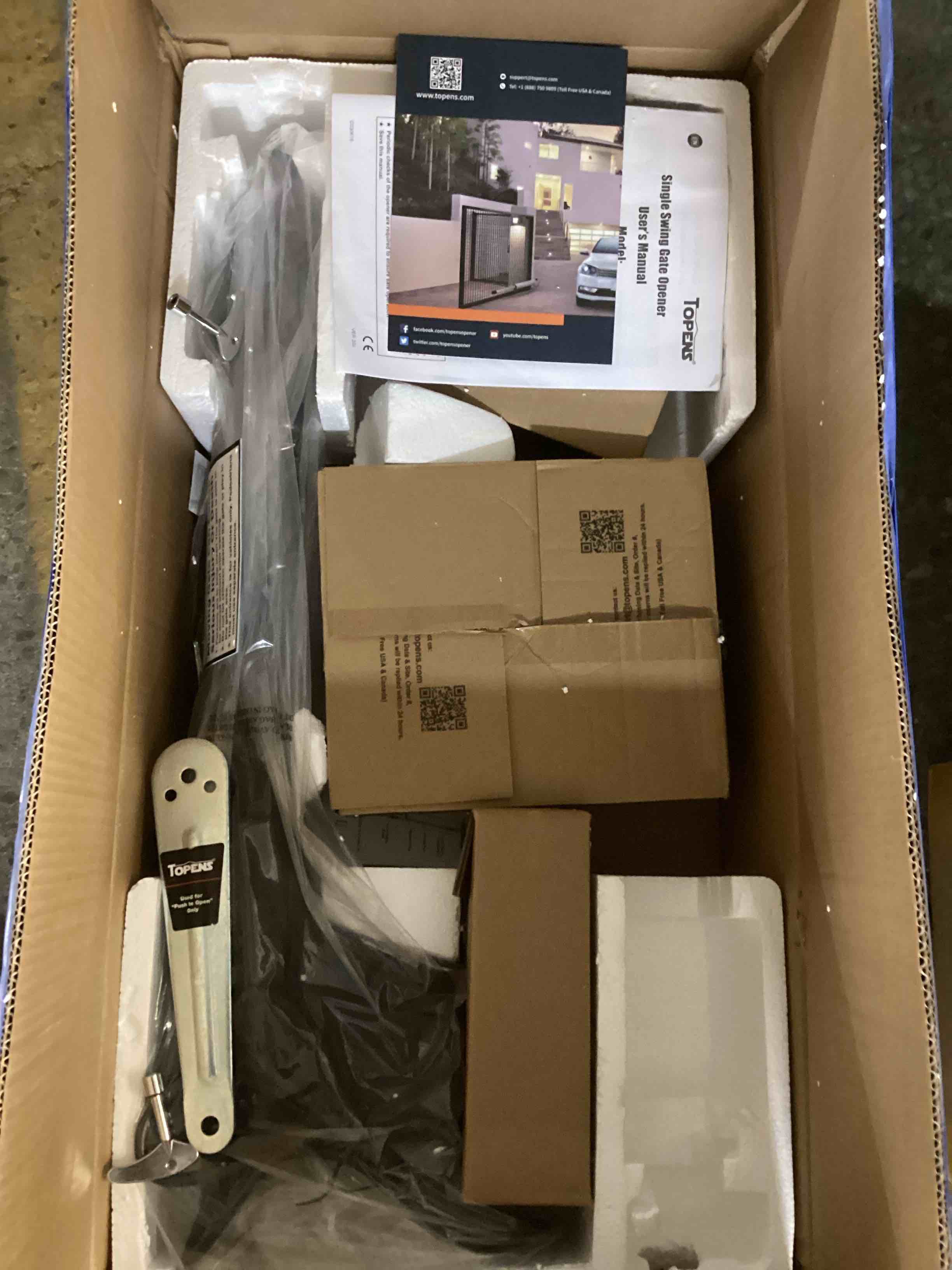 https://s3.amazonaws.com/lotting-images-prod/bidfta/BLU6320893_1717254760368.jpeg