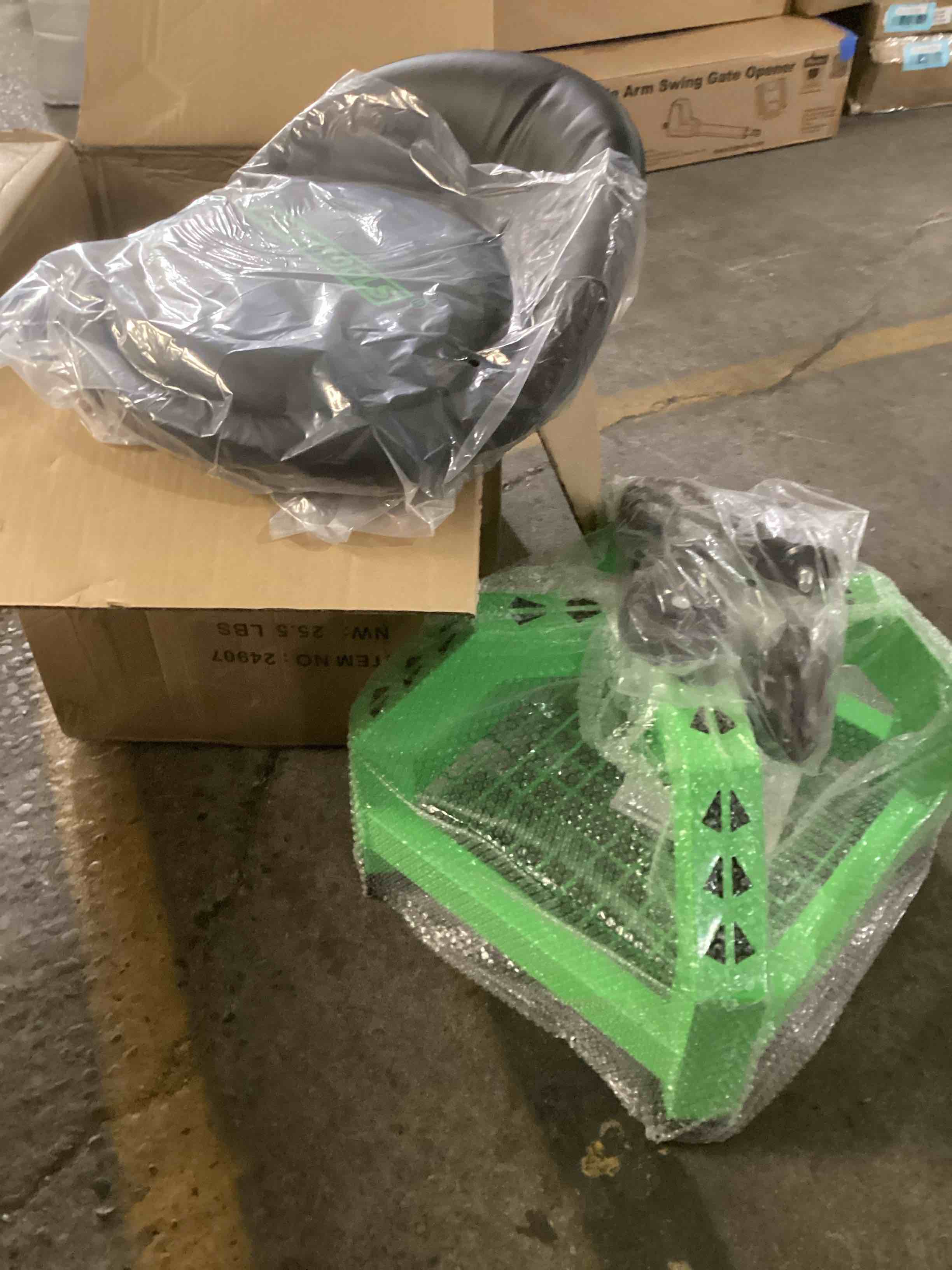 https://s3.amazonaws.com/lotting-images-prod/bidfta/BLU6320898_1717256242513.jpeg