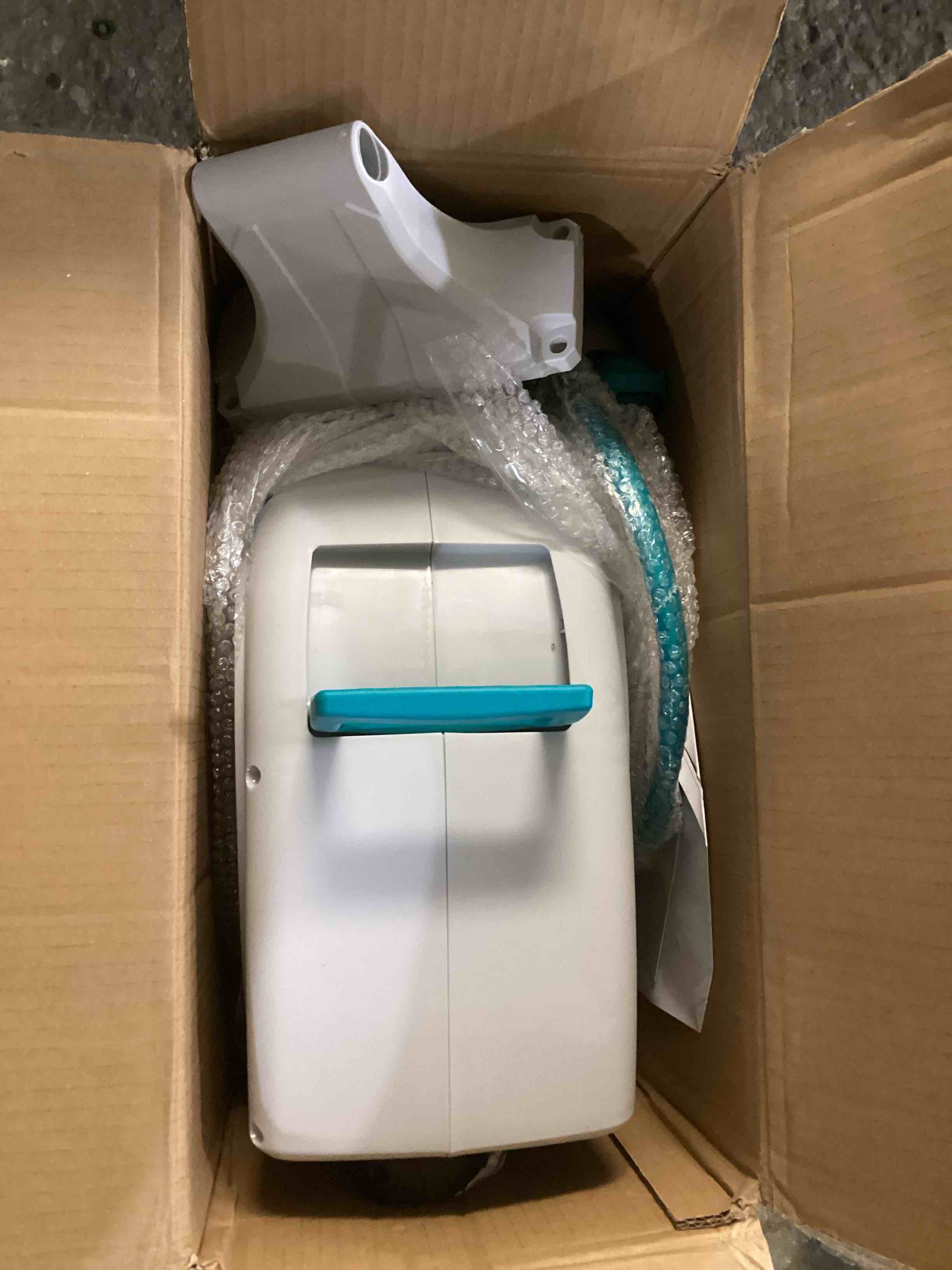 https://s3.amazonaws.com/lotting-images-prod/bidfta/BLU6320904_1717442292154.jpeg