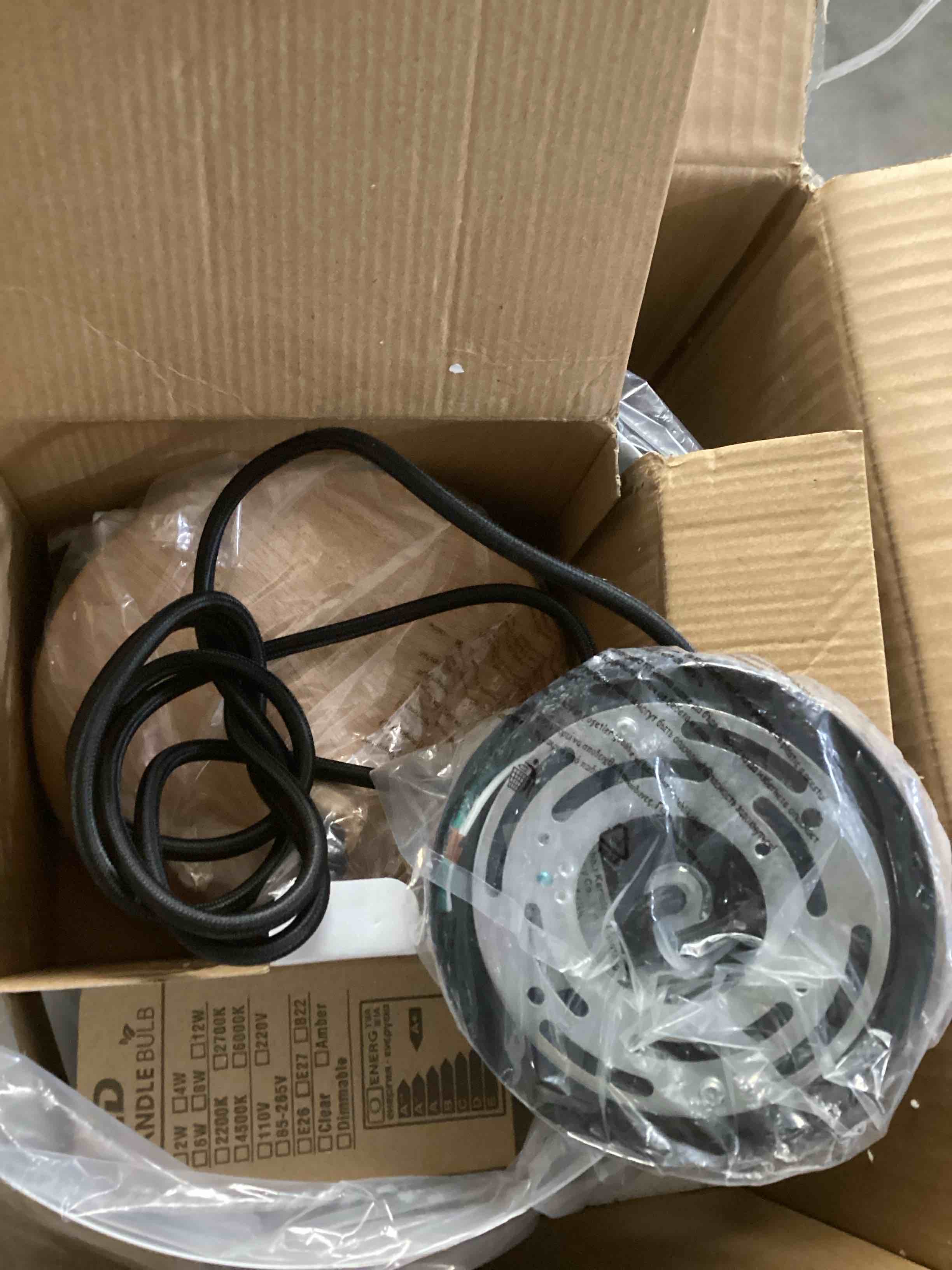 https://s3.amazonaws.com/lotting-images-prod/bidfta/BLU6321100_1720033071055.jpeg