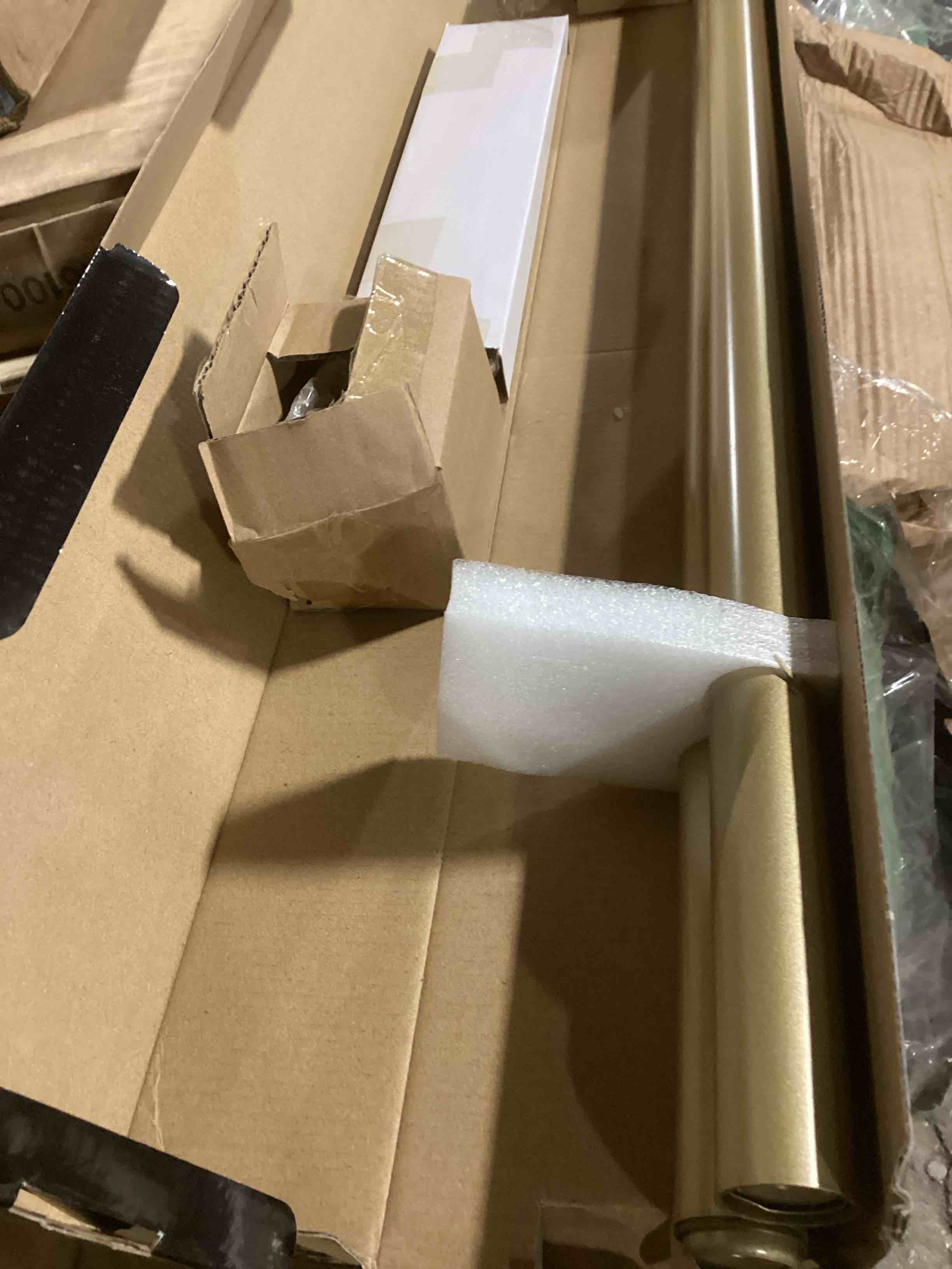 https://s3.amazonaws.com/lotting-images-prod/bidfta/BLU6323004_1711639823149.jpeg