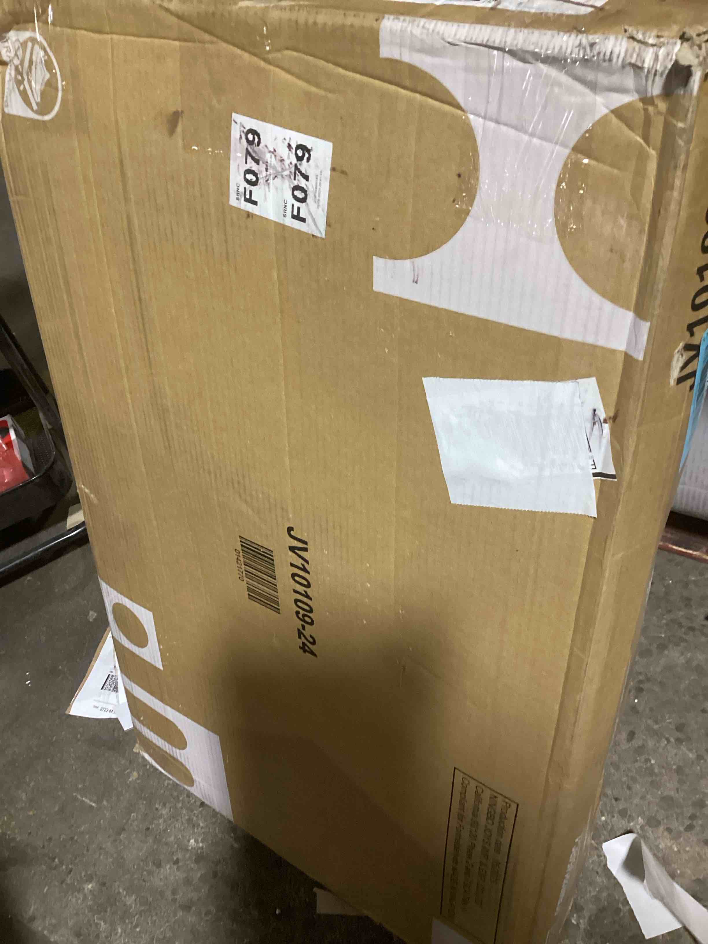 https://s3.amazonaws.com/lotting-images-prod/bidfta/BLU6323583_1712601181678.jpeg