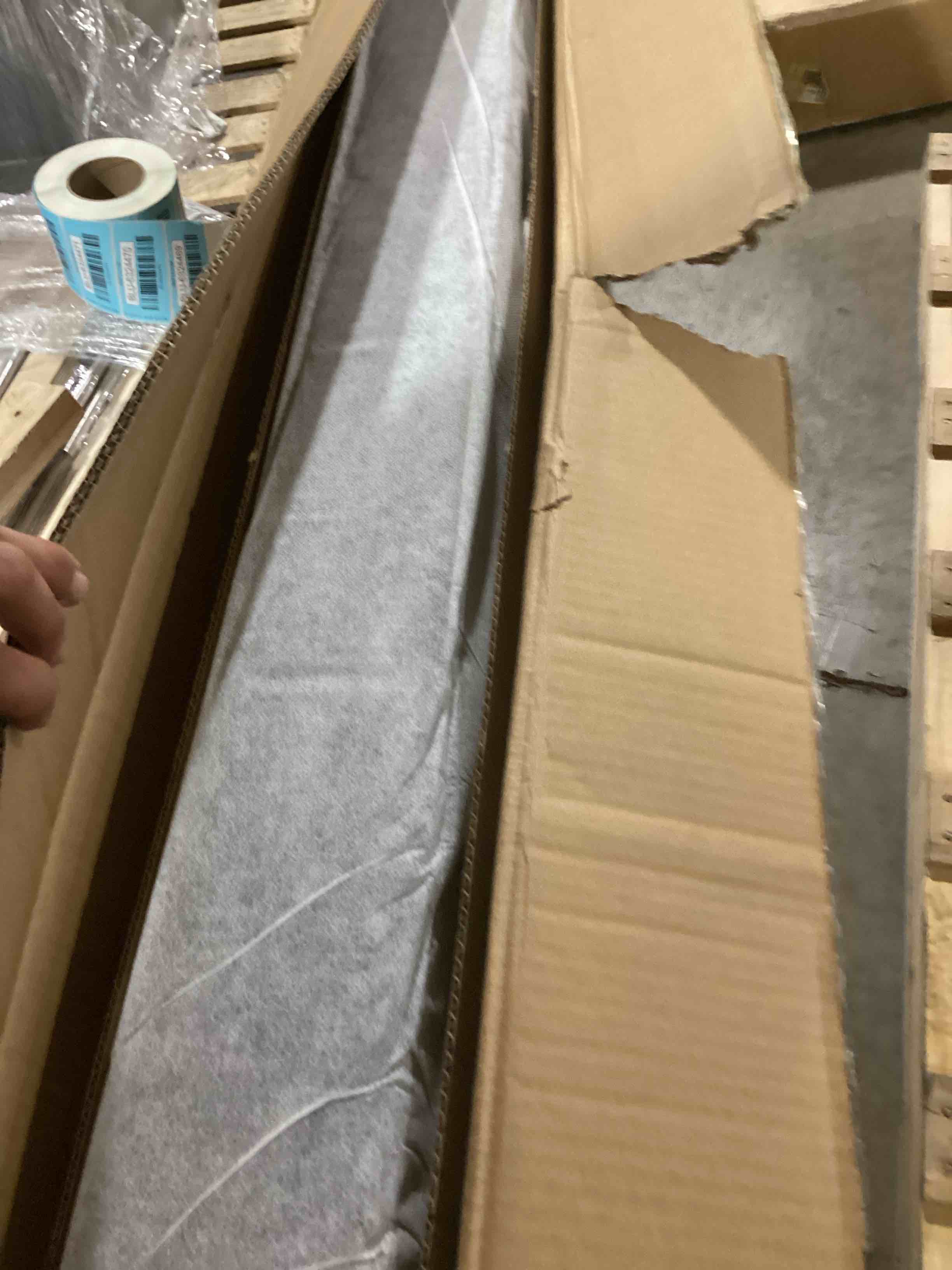 https://s3.amazonaws.com/lotting-images-prod/bidfta/BLU6324468_1711643956956.jpeg
