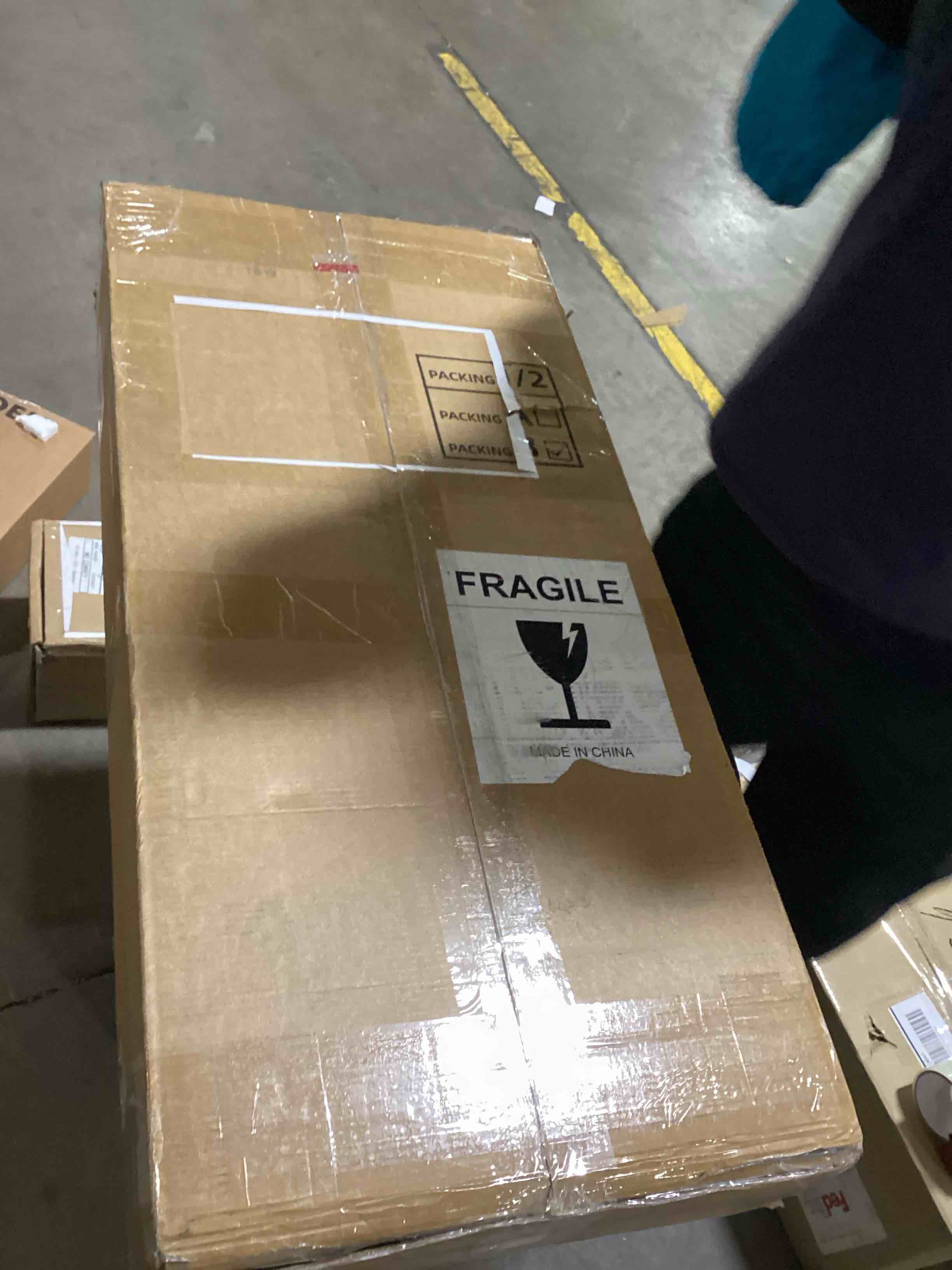 https://s3.amazonaws.com/lotting-images-prod/bidfta/BLU6325344_1714674659733.jpeg