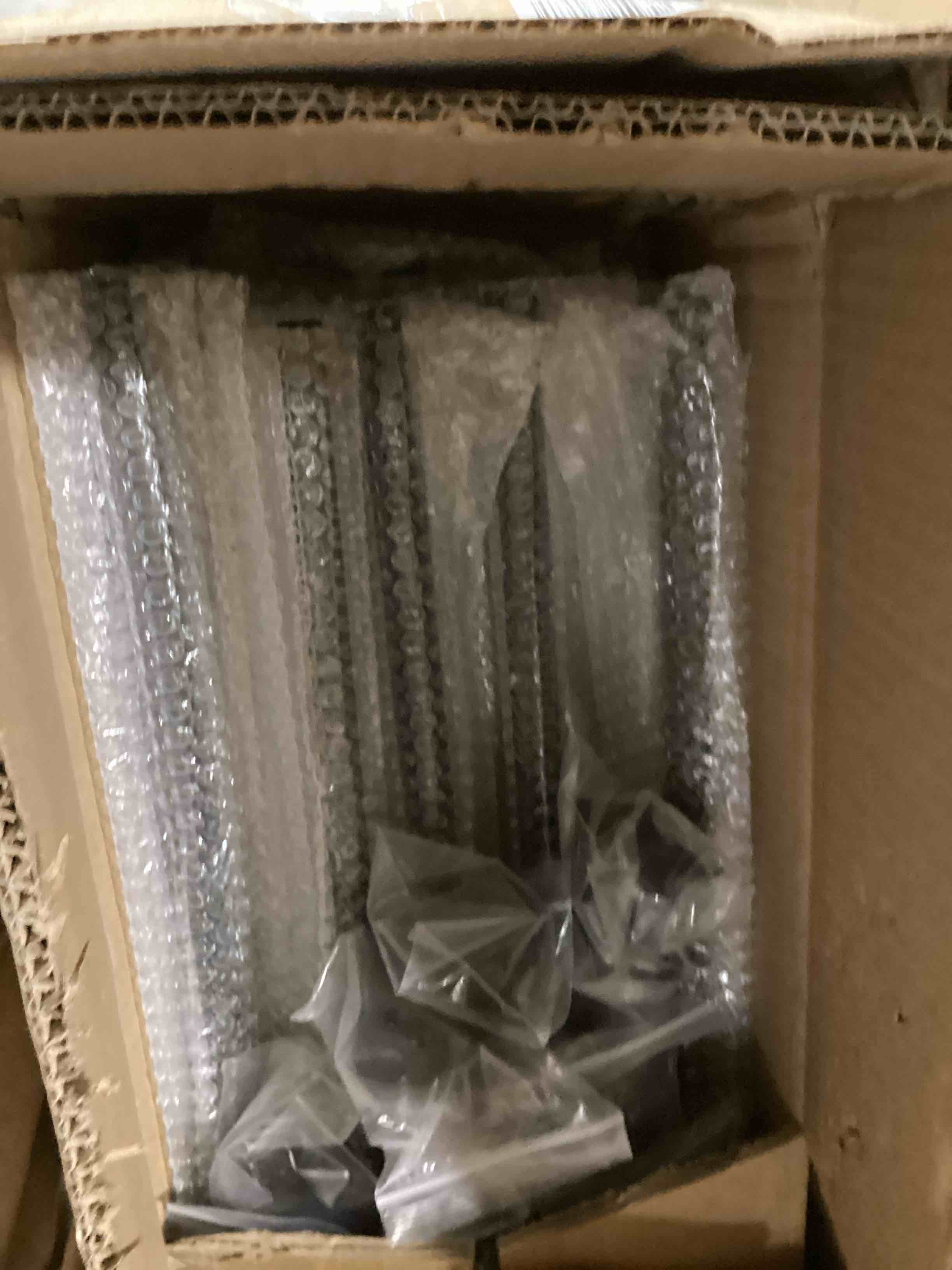 https://s3.amazonaws.com/lotting-images-prod/bidfta/BLU6325501_1715183062711.jpeg