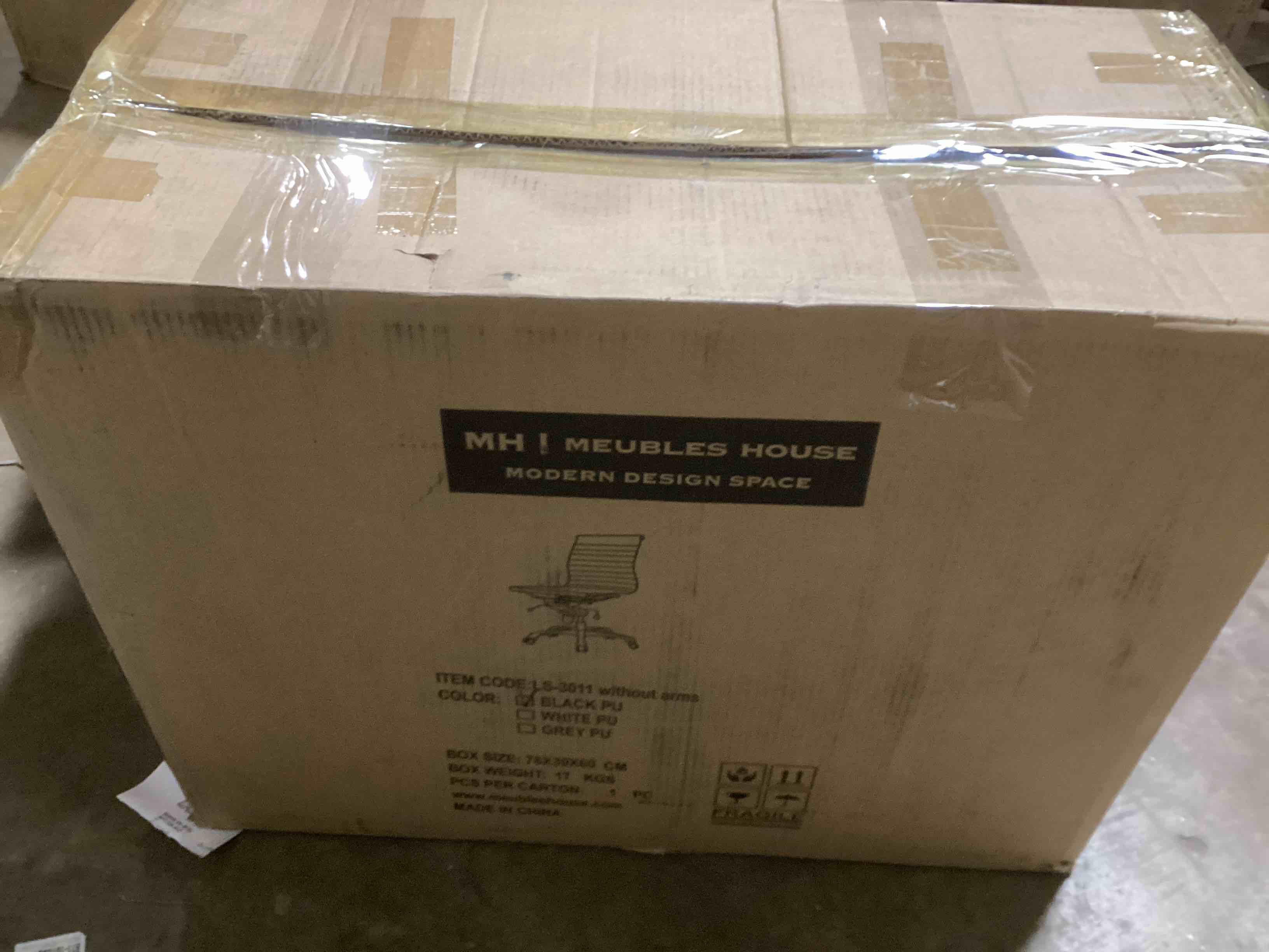 https://s3.amazonaws.com/lotting-images-prod/bidfta/BLU6326840_1712668104605.jpeg