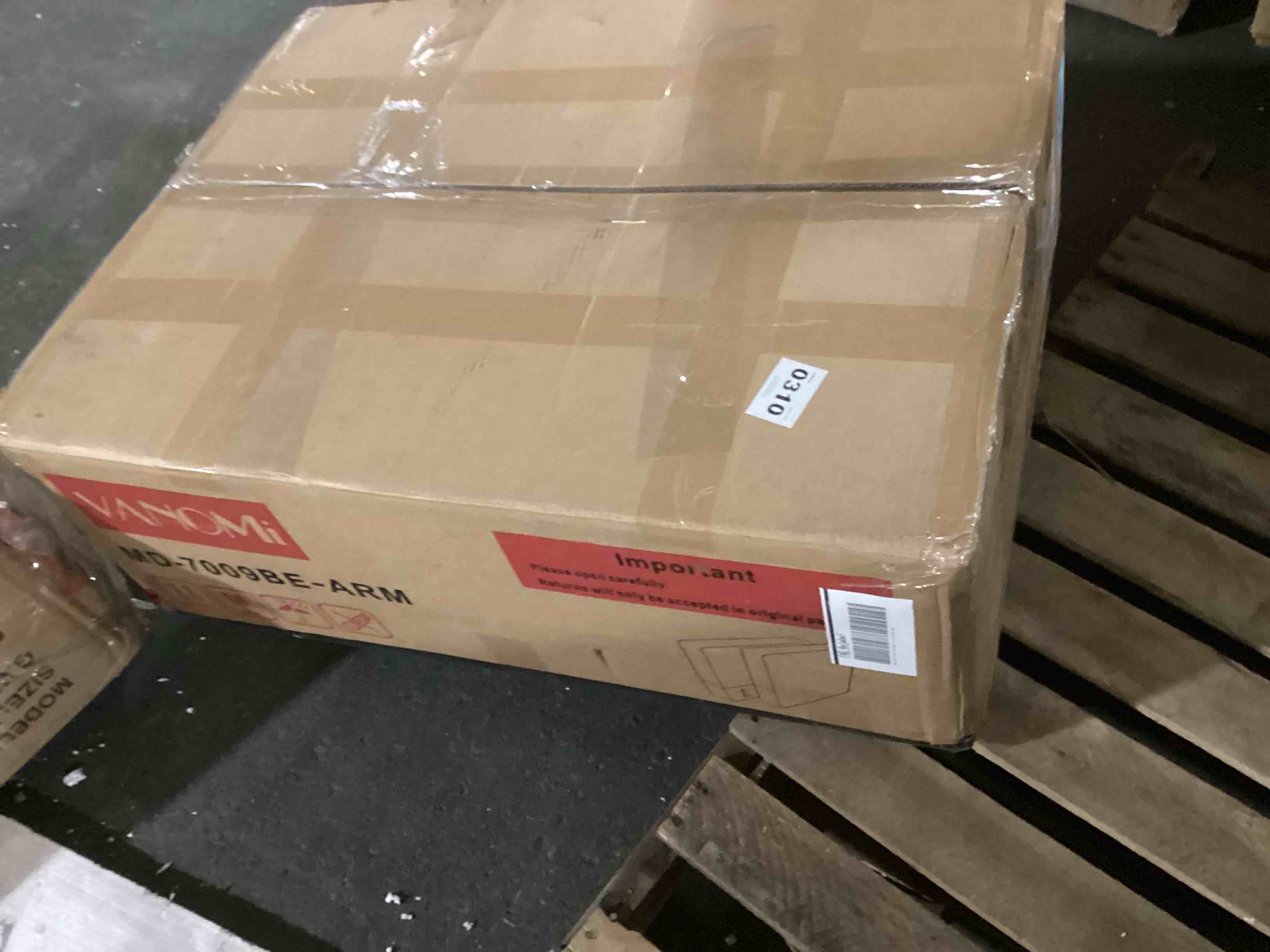 https://s3.amazonaws.com/lotting-images-prod/bidfta/BLU6327125_1712927173823.jpeg